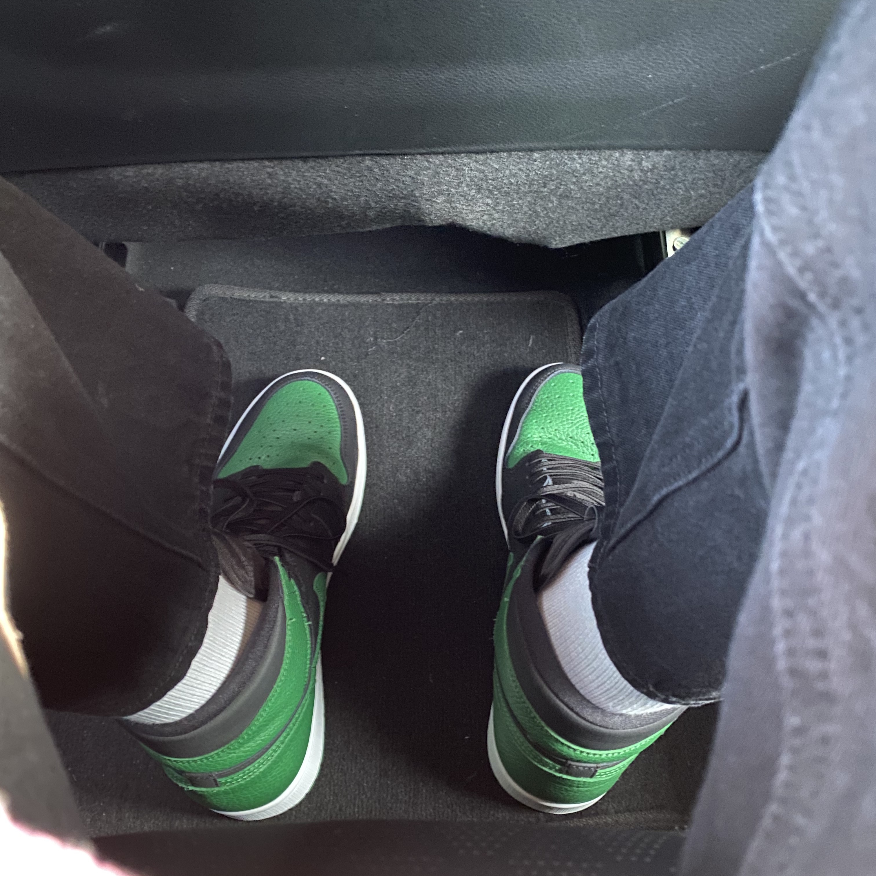 Jordan 1 Retro High OG Pine Green Black 착용 스타일 - 2