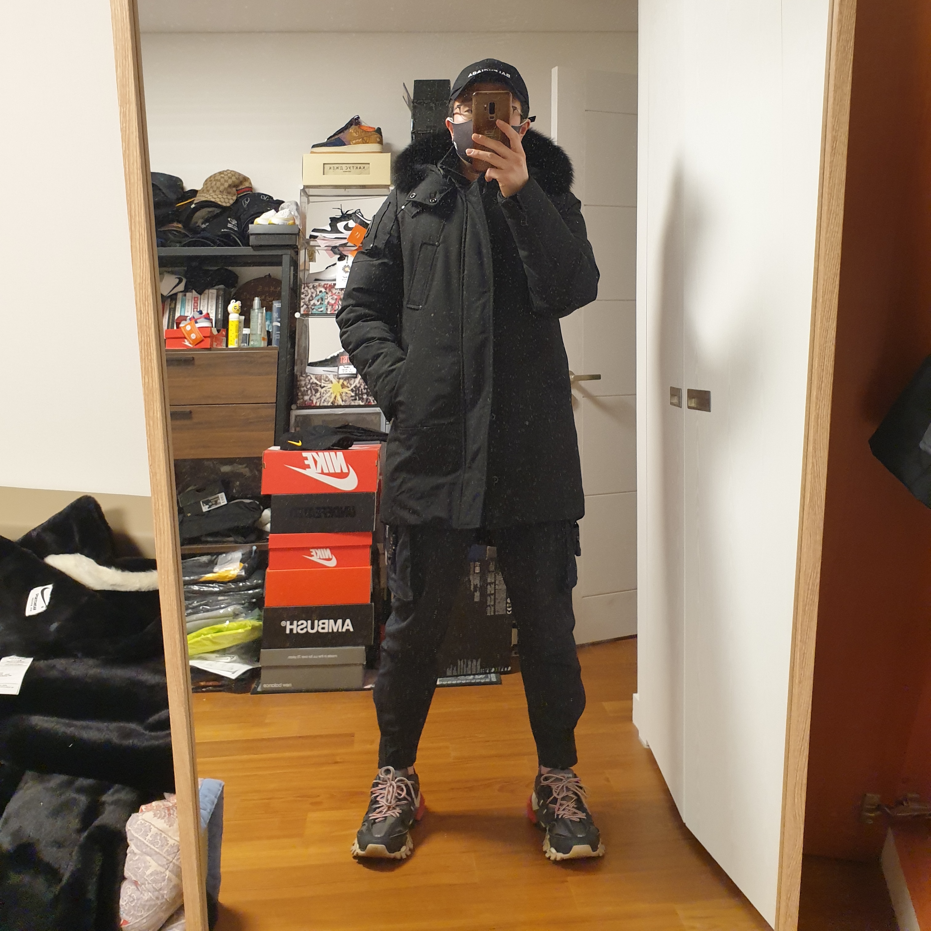 Balenciaga Track Sneakers Black Red 2019 착용 스타일 - 2