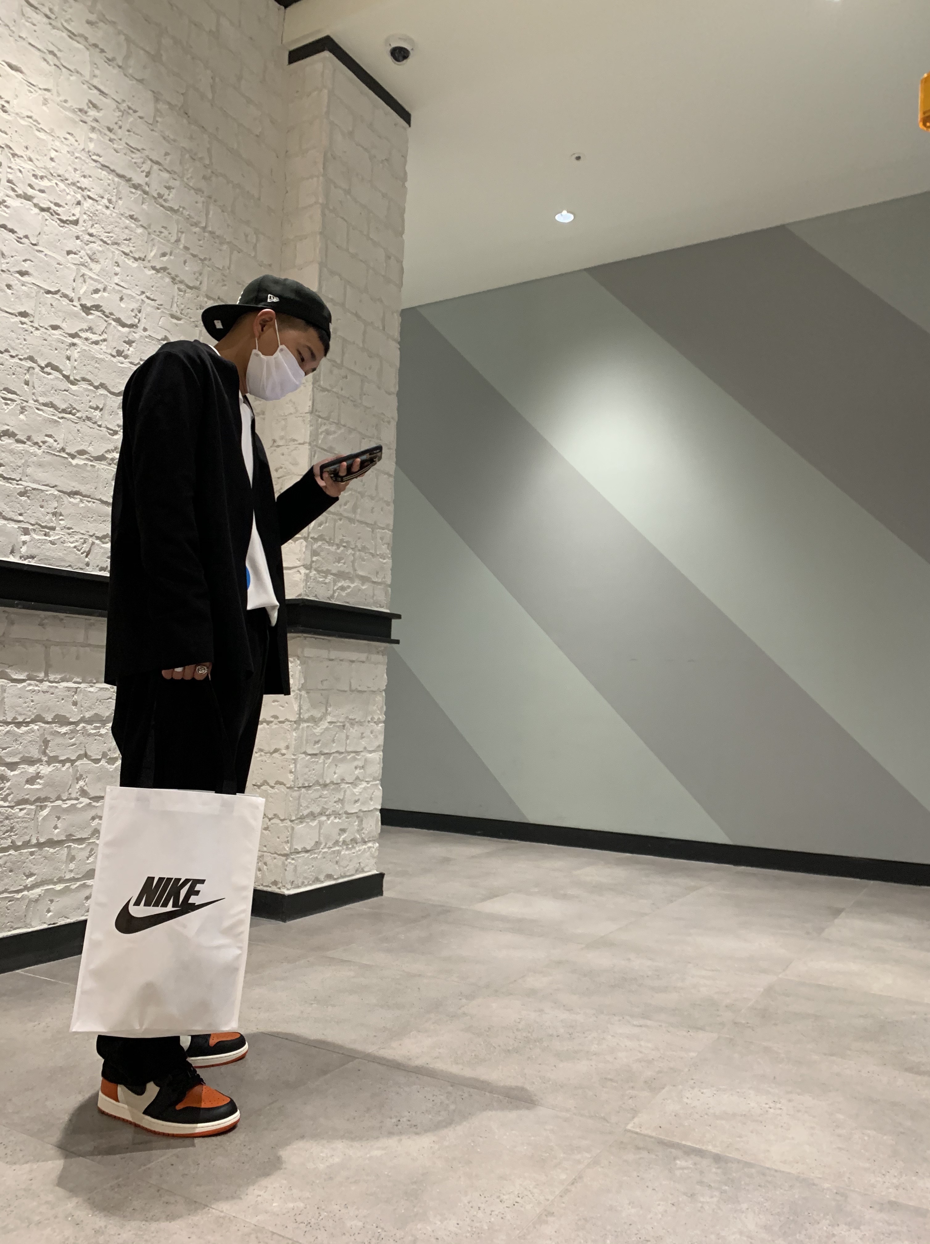 Jordan 1 Retro Shattered Backboard 착용 스타일