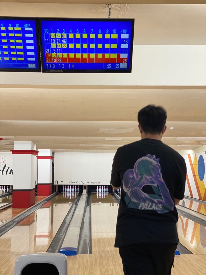 Palace Tri-Gaine T-Shirt Black - 20SS 착용 스타일