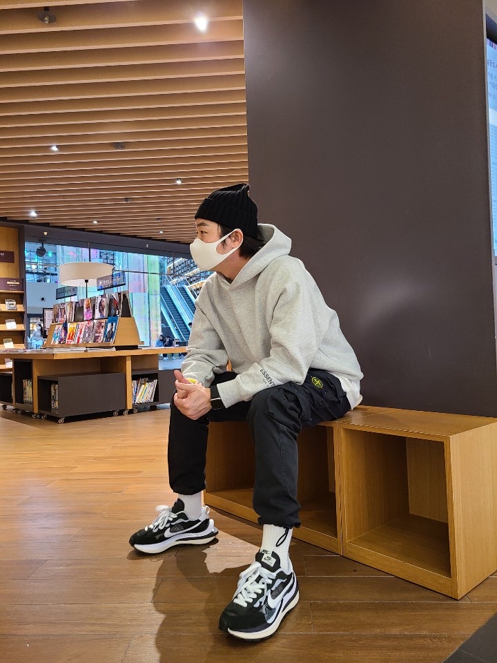 Nike x Sacai VaporWaffle Black White 착용 스타일
