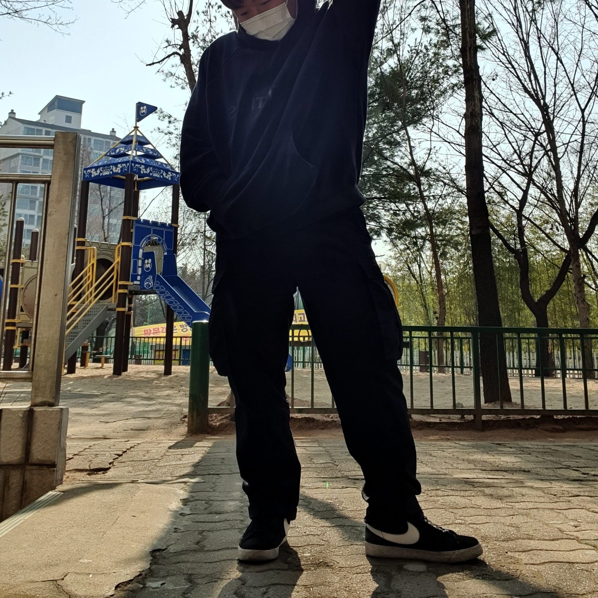 Essentials 3D Silicon Applique Pullover Hoodie Dark Slate/Black 2020 착용 스타일