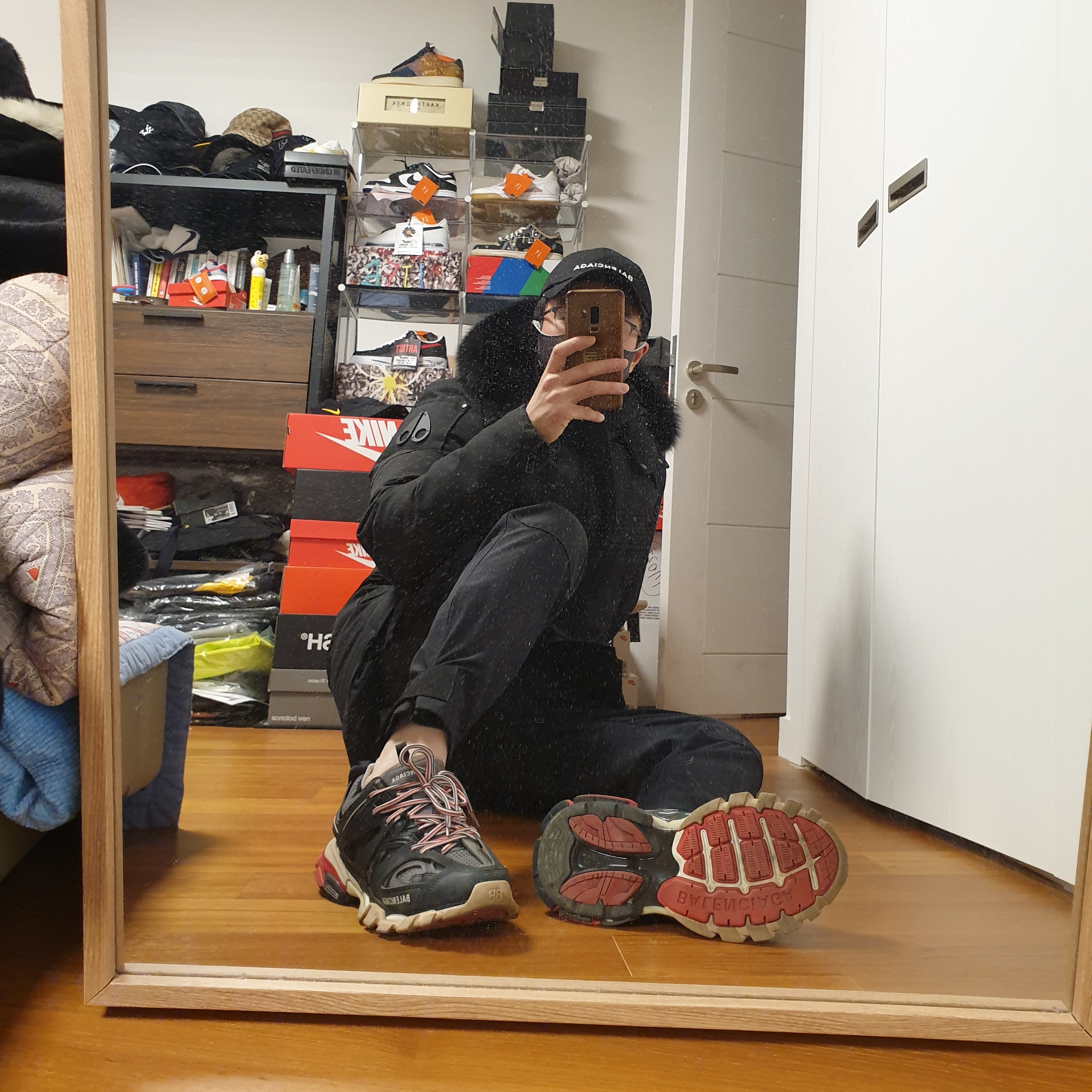 Balenciaga Track Sneakers Black Red 2019 착용 스타일 - 3