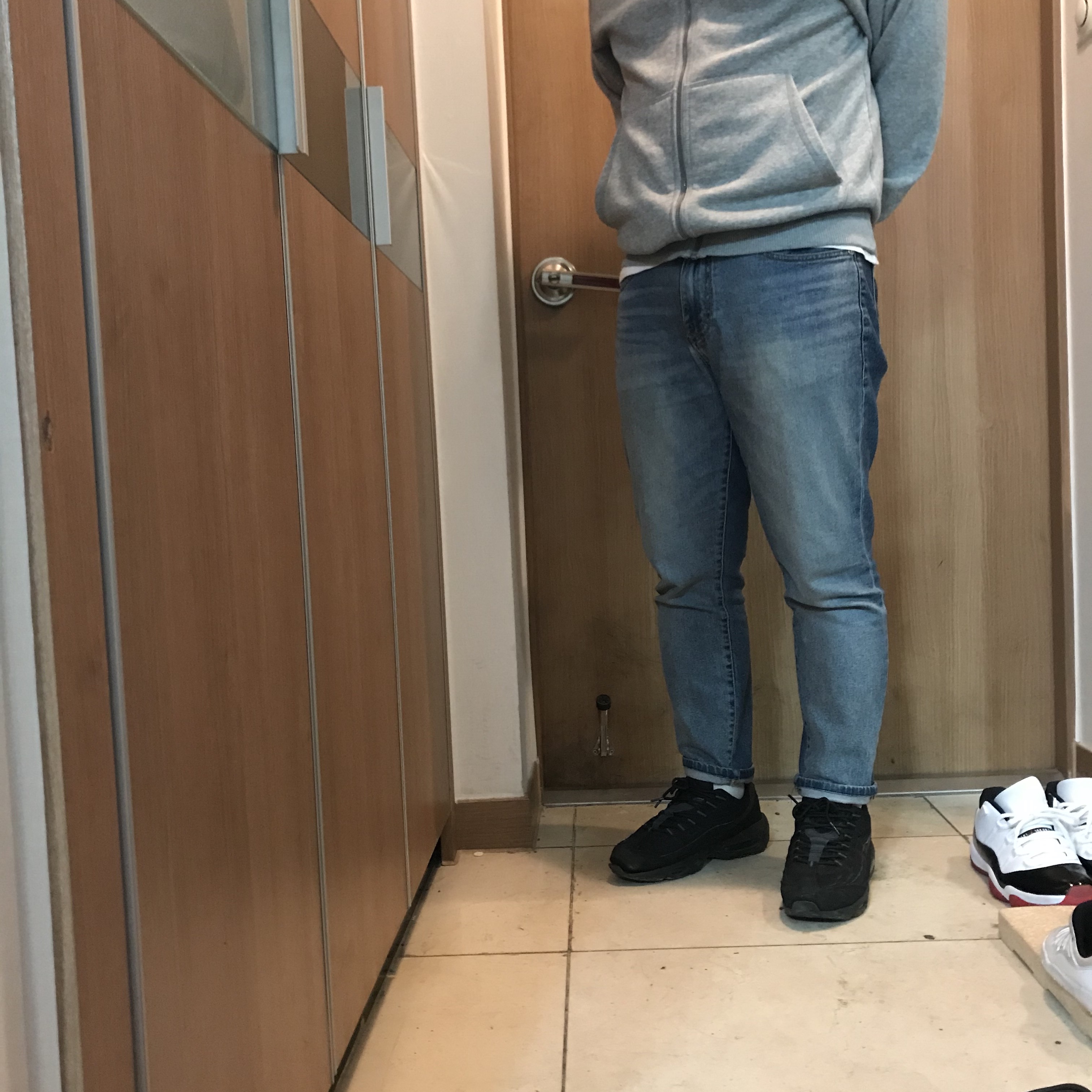 Nike Air Max 95 Essential Triple Black 2020 착용 스타일