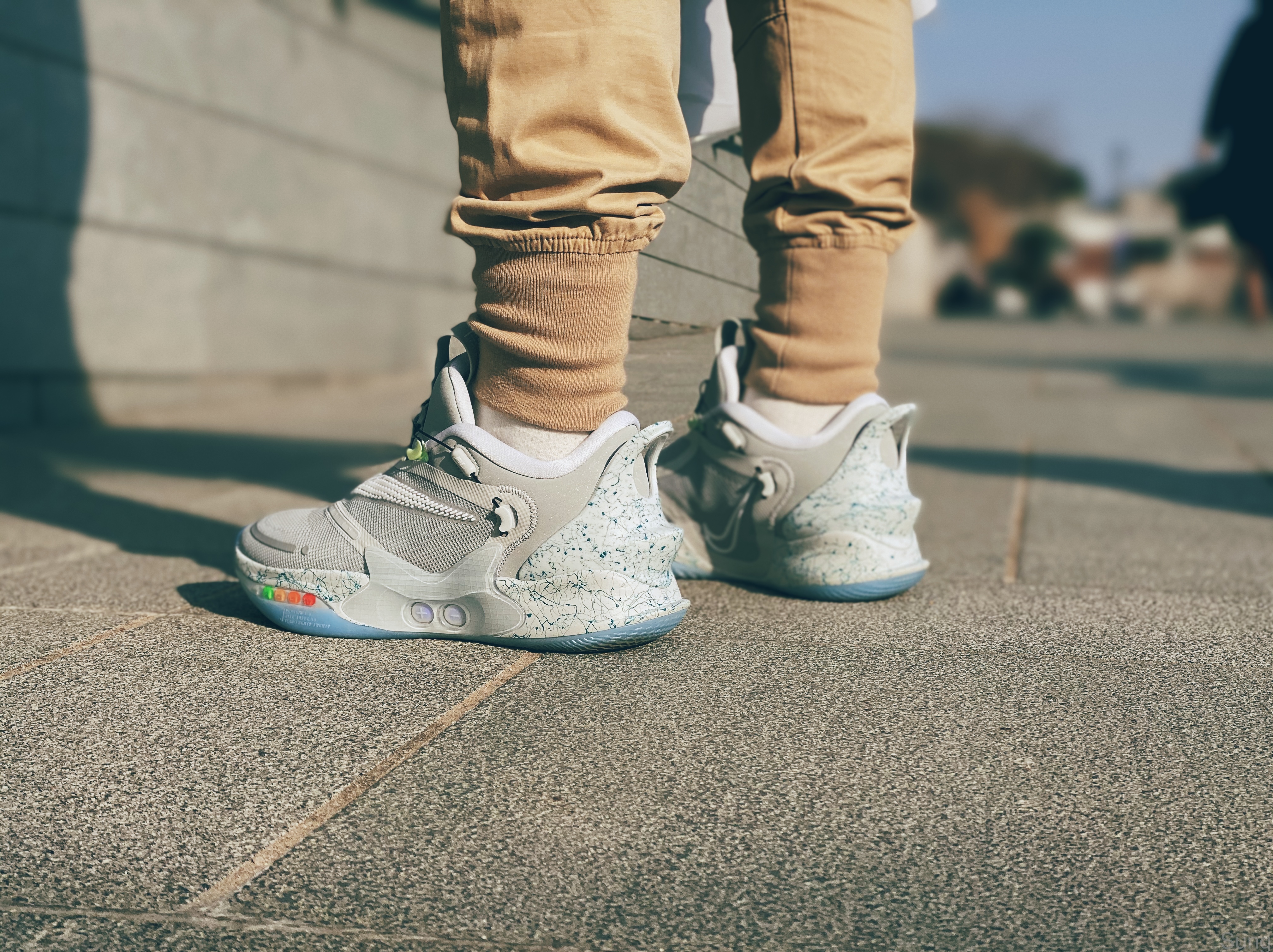 Nike Adapt BB 2.0 Mag (KR Charger) 착용 스타일 - 2