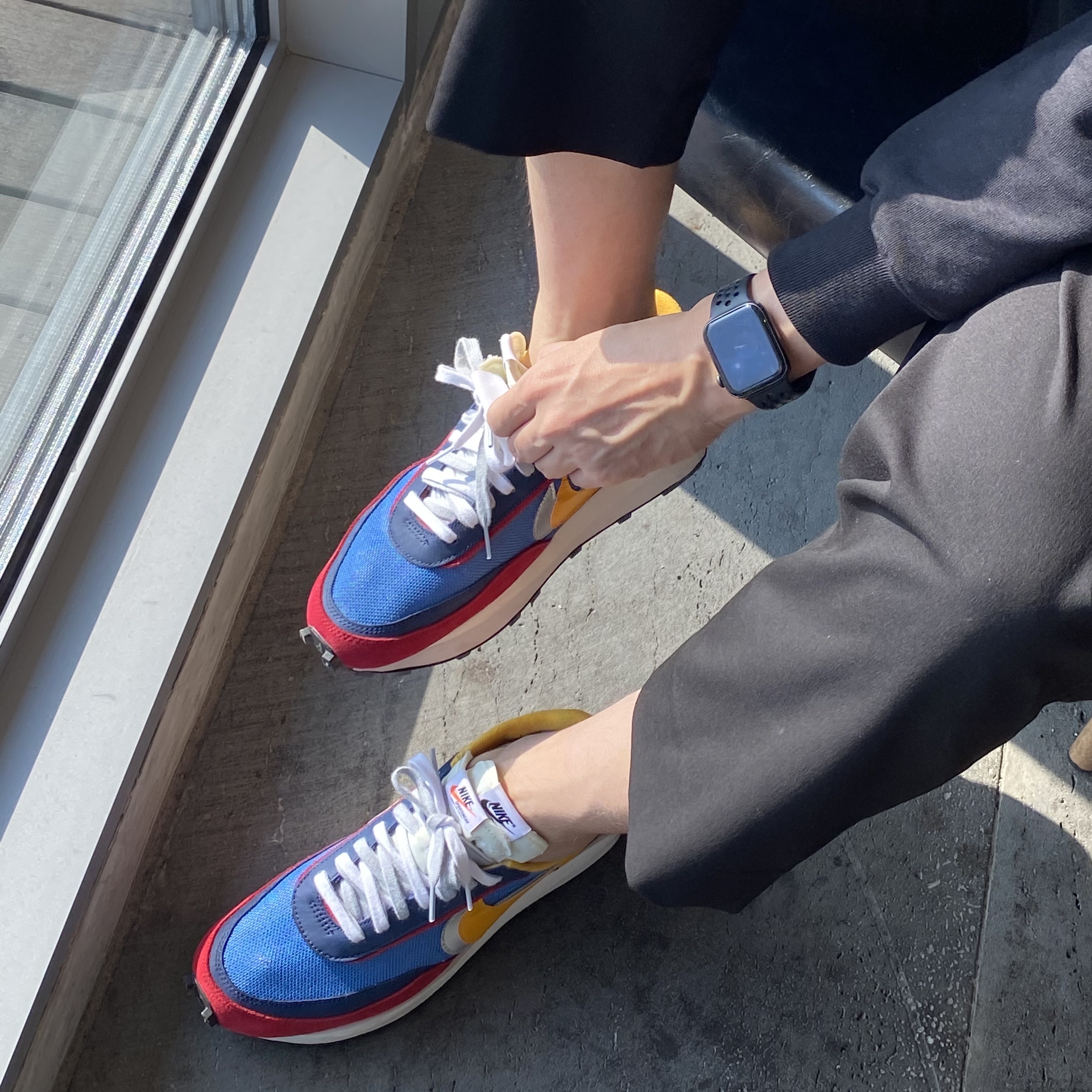 Nike x Sacai LDWaffle Blue Multi 착용 스타일 - 2