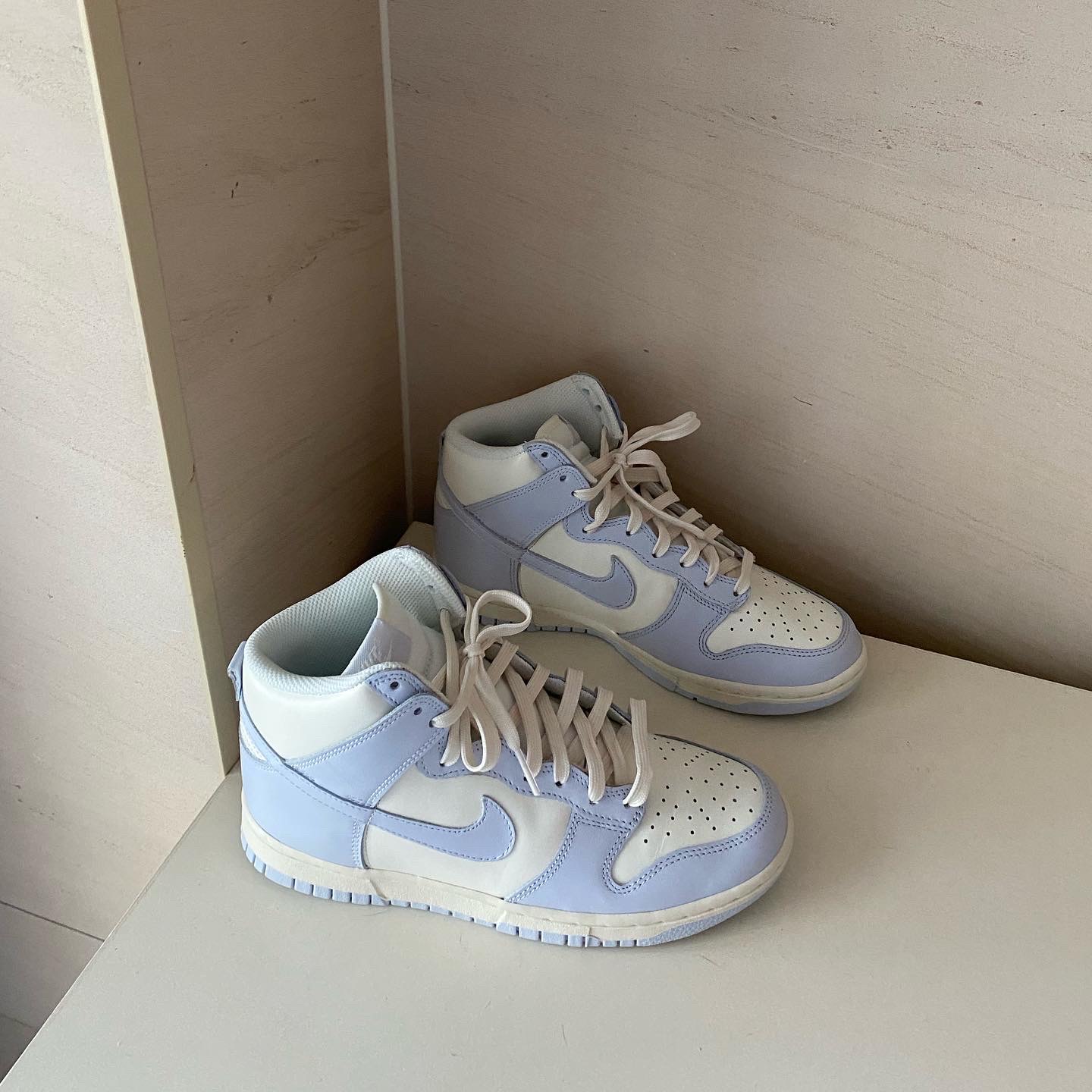 (W) Nike Dunk High Football Grey 착용 스타일 - 3