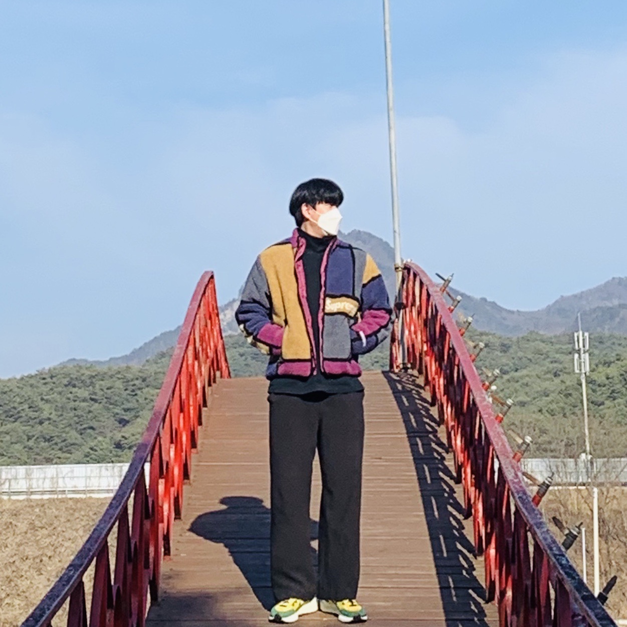 Nike x Sacai VaporWaffle Tour Yellow & Gorge Green Sail, Supreme Reversible Colorblocked Fleece Jacket Purple - 20FW 착용 스타일 - 1