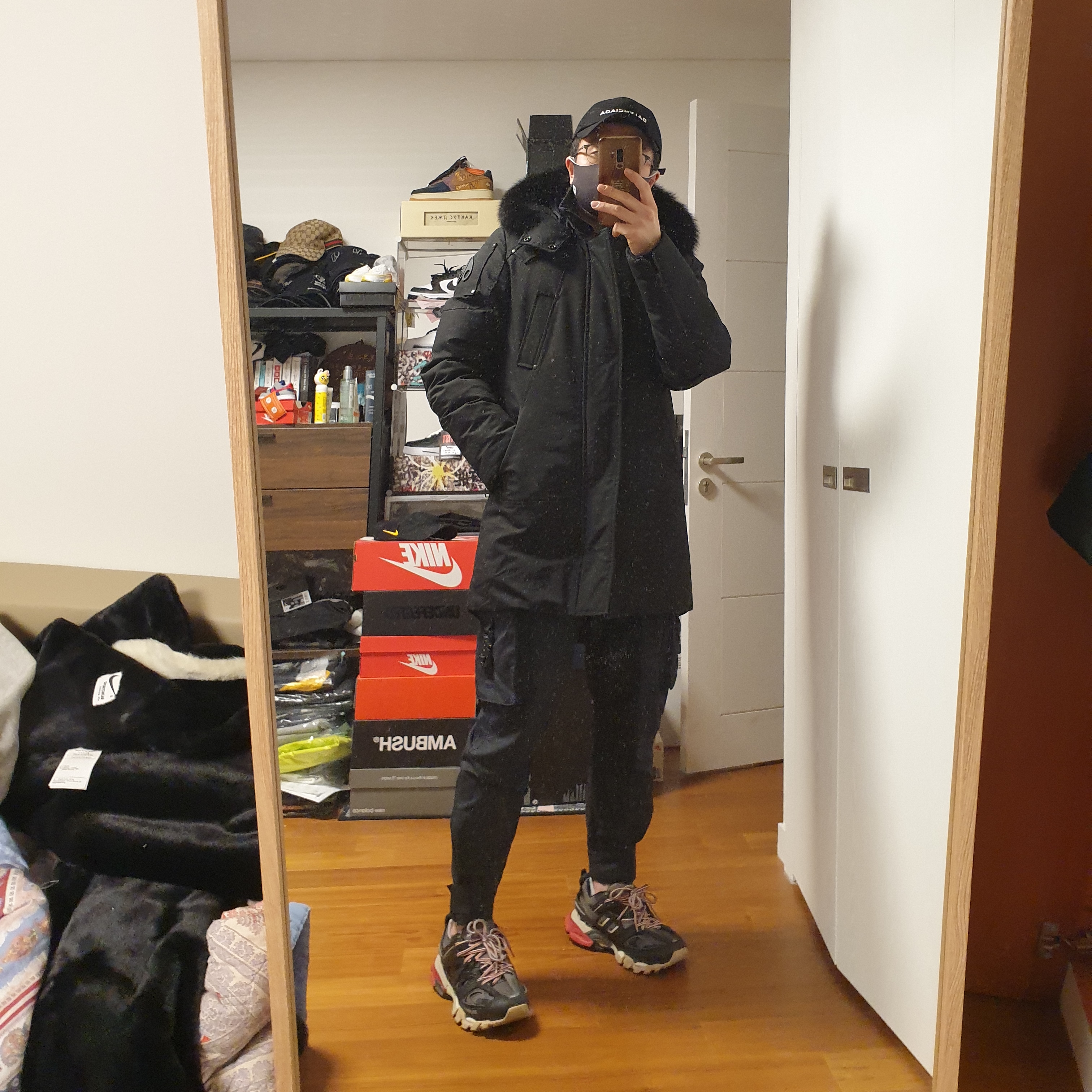 Balenciaga Track Sneakers Black Red 2019 착용 스타일 - 1