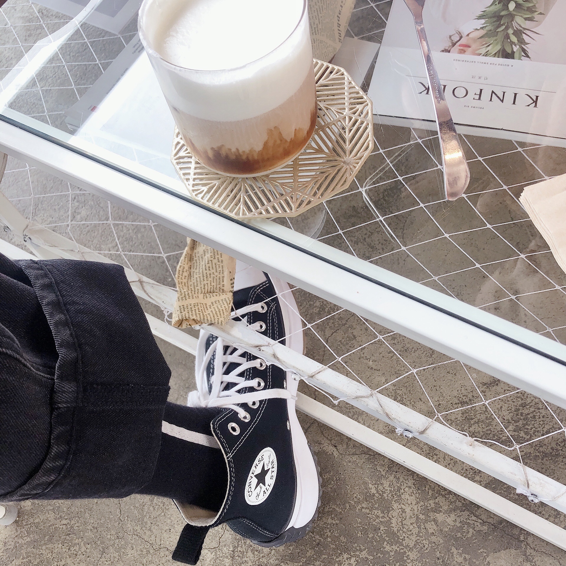Converse Run Star Hike Hi Black White Gum 착용 스타일 - 2