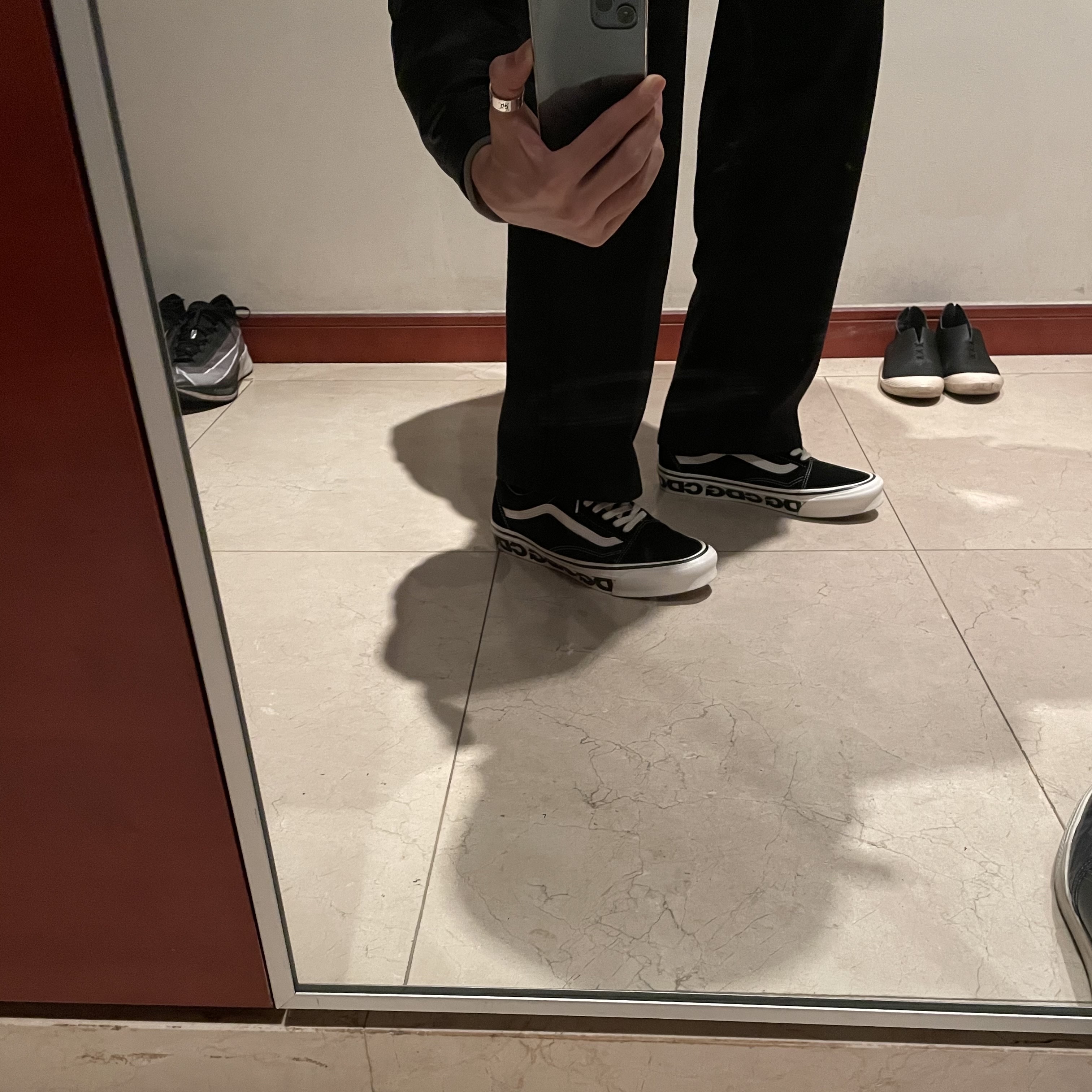 Vans Vault x CDG OG Old Skool LX Side Wall 착용 스타일 - 2