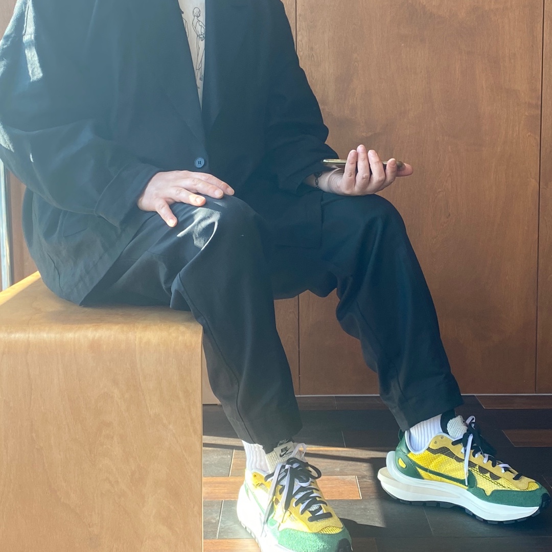 Nike x Sacai VaporWaffle Tour Yellow & Gorge Green Sail 착용 스타일