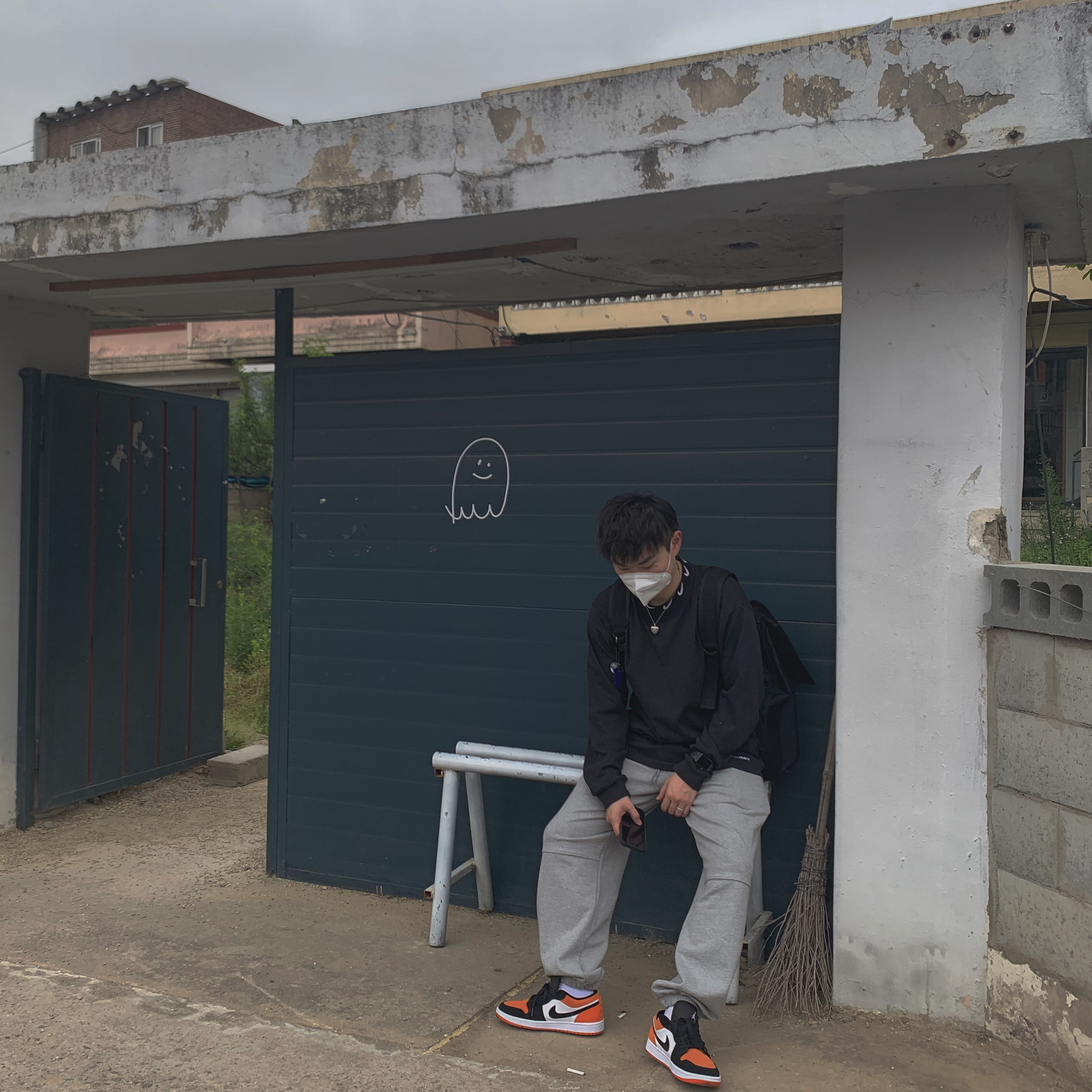 Nike x Stussy NRG BR LS Knit Top, Jordan 1 Low Shattered Backboard 착용 스타일