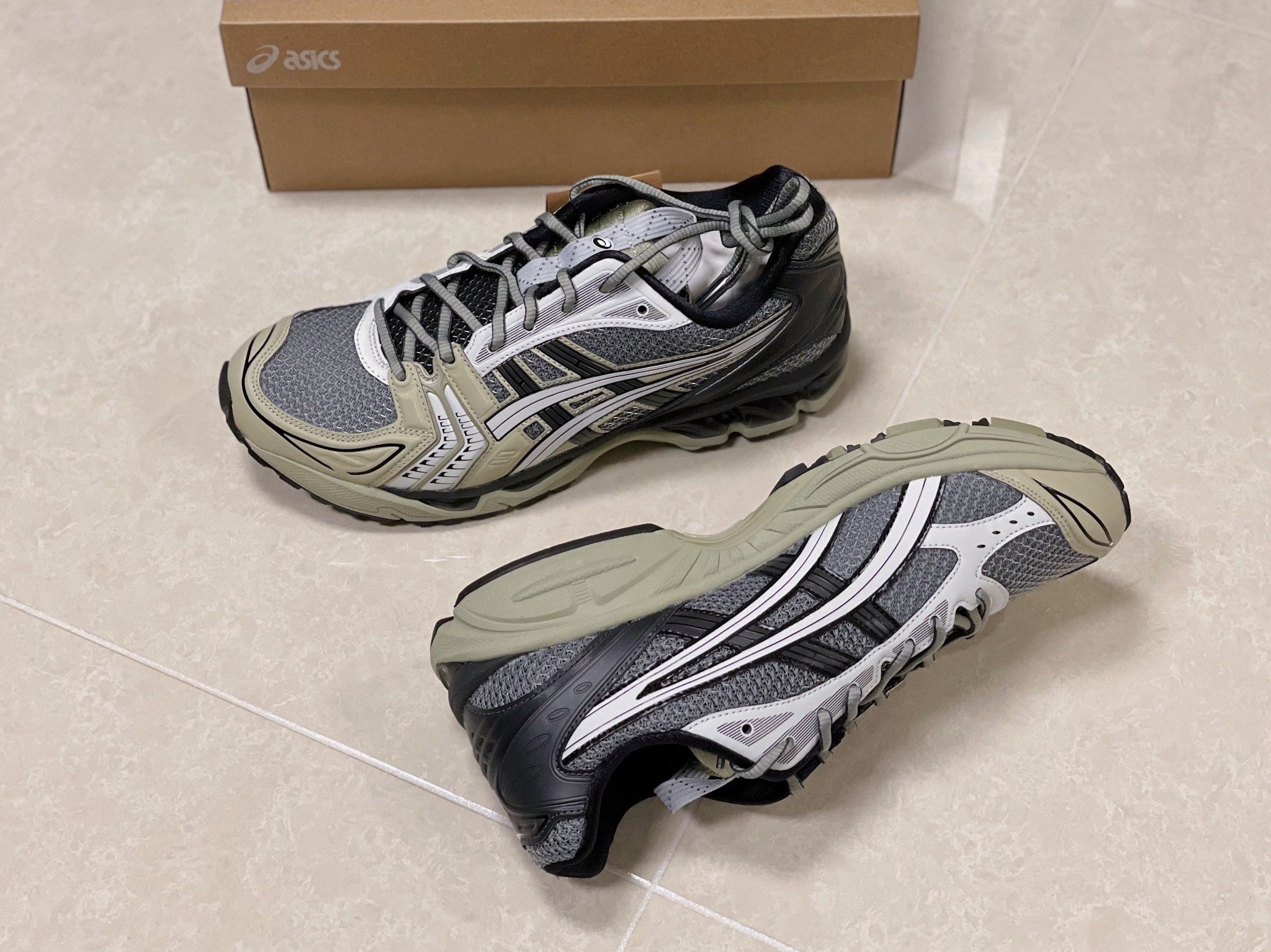 Asics UB1-S Gel-Kayano 14 Piedmont Grey 착용 스타일