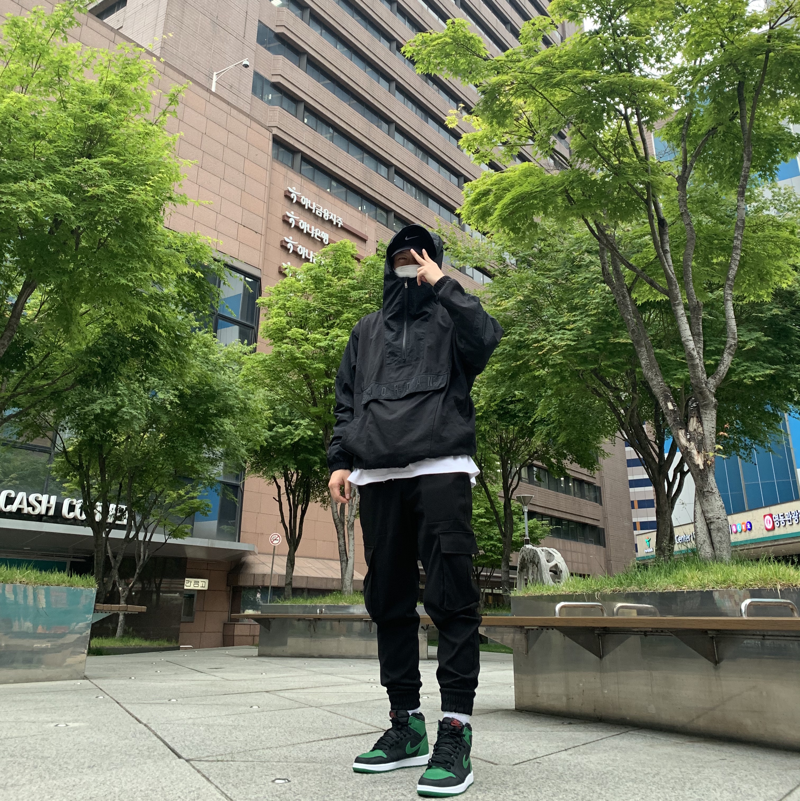 Jordan 1 Retro High OG Pine Green Black 착용 스타일