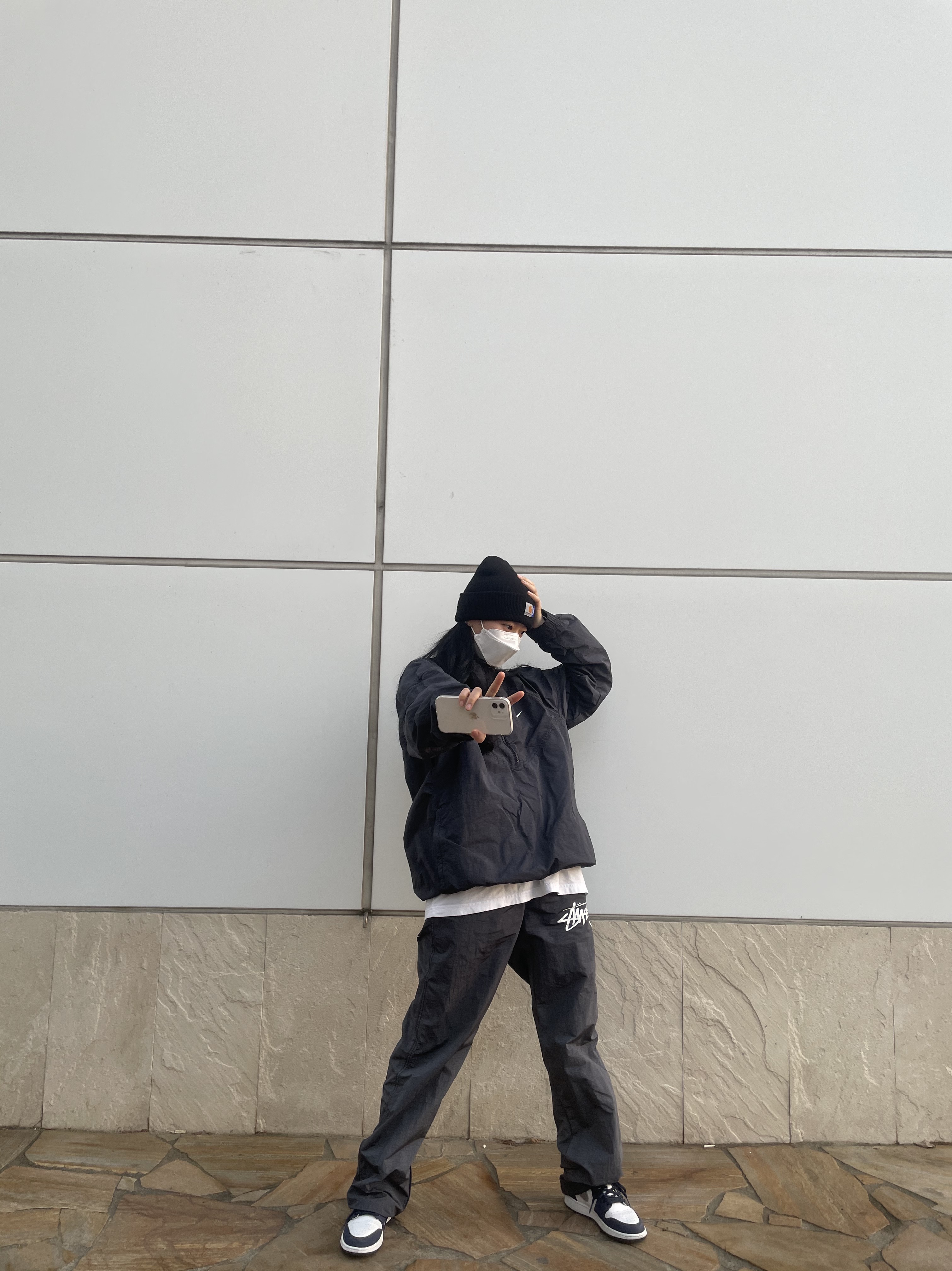 Nike x Stussy Windrunner Jacket Off Noir, Nike x Stussy Beach Pants Off Noir 착용 스타일
