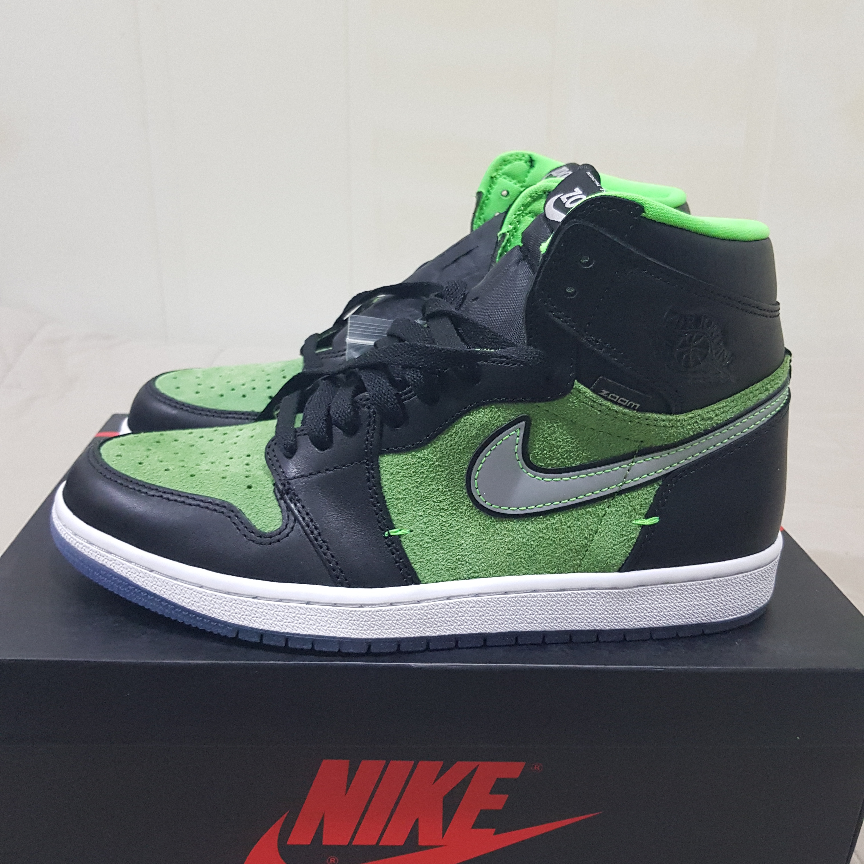 Jordan 1 Retro High Zoom Black Green 착용 스타일 - 2