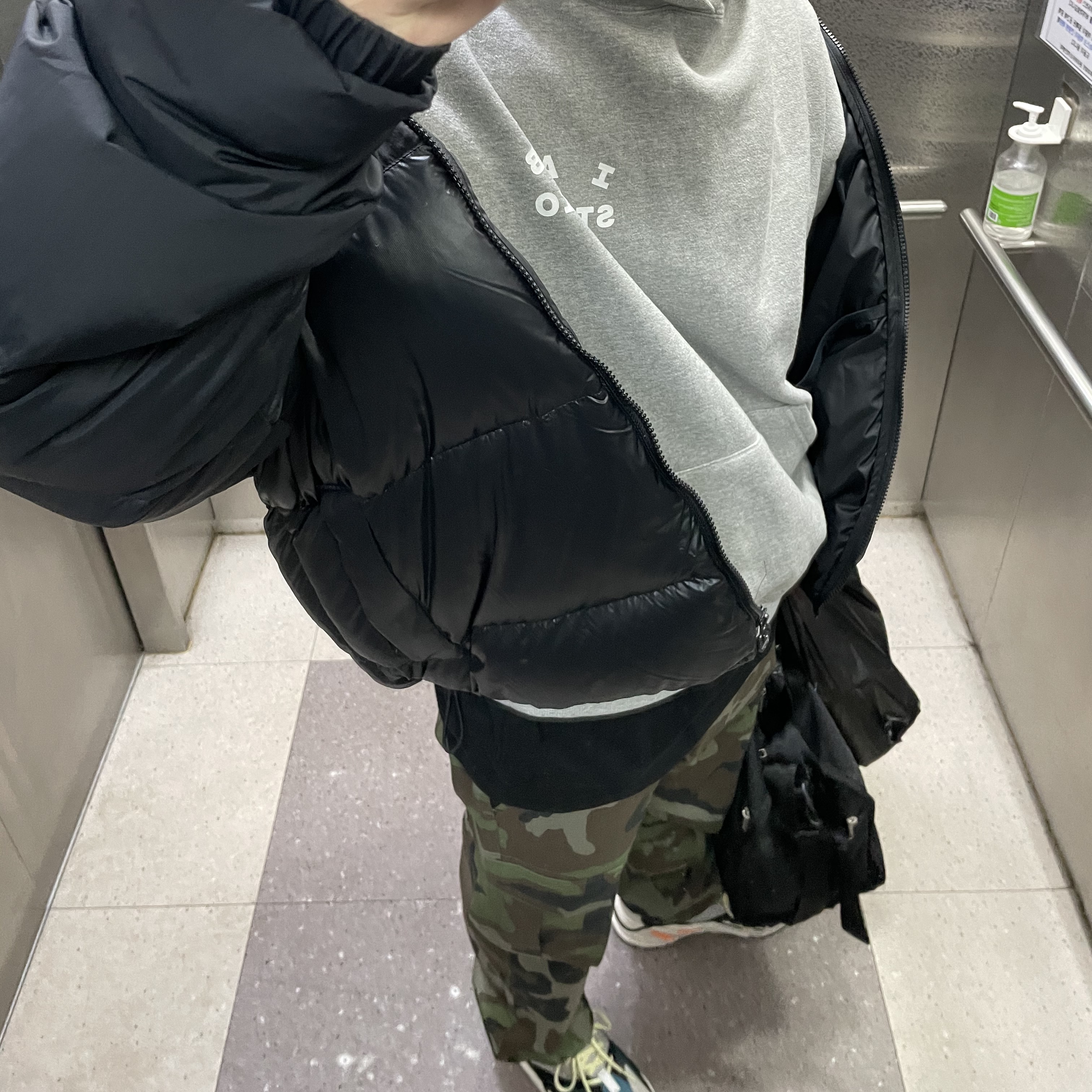 IAB Studio Hoodie Gray - 21SS 착용 스타일
