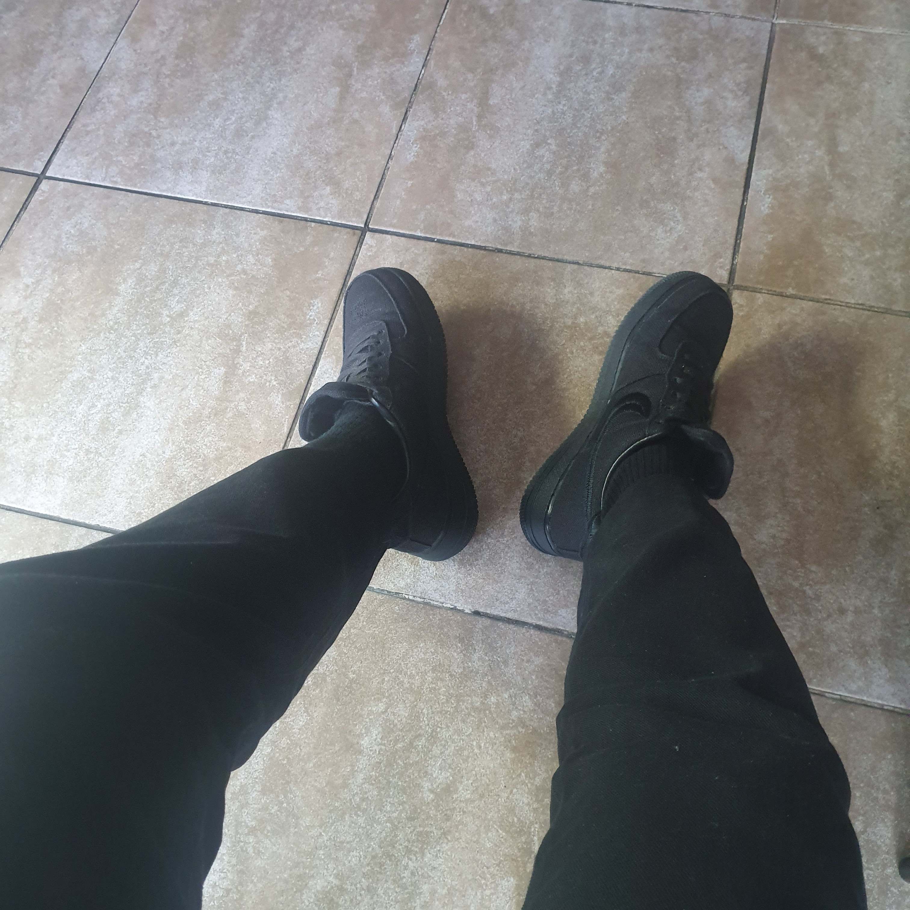 Nike x Stussy Air Force 1 Low Triple Black 착용 스타일