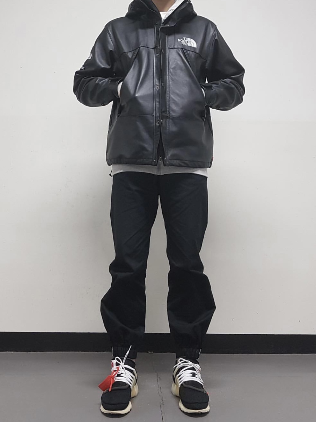 Nike x Off-White Air Presto OG The Ten, Supreme x The North Face Leather Mountain Parka Black - 18FW 착용 스타일 - 3