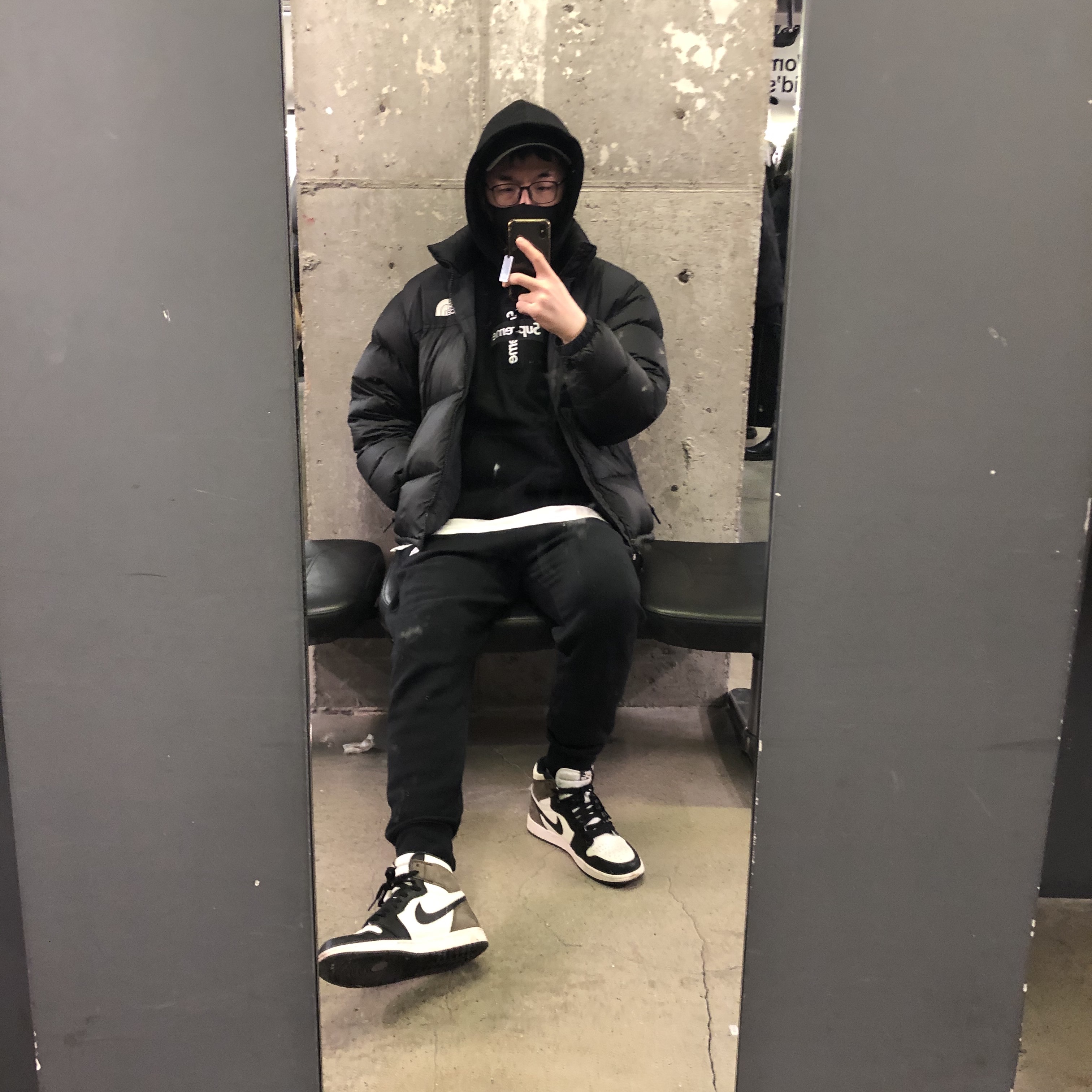 Supreme Cross Box Logo Hooded Sweatshirt Black - 20FW, Jordan 1 Retro High OG Black Mocha 착용 스타일