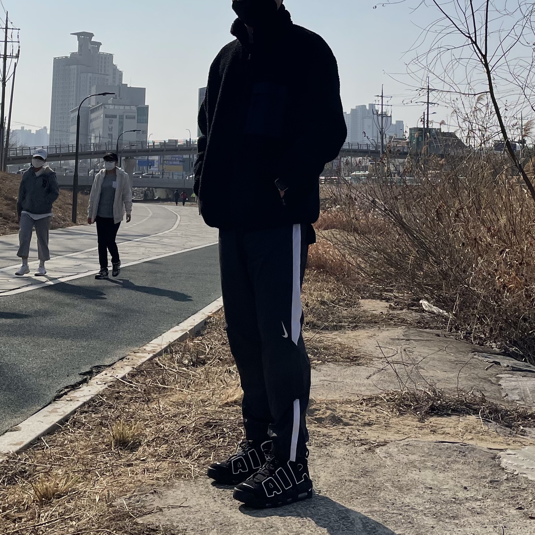 Nike Air More Uptempo Black White 2020 착용 스타일