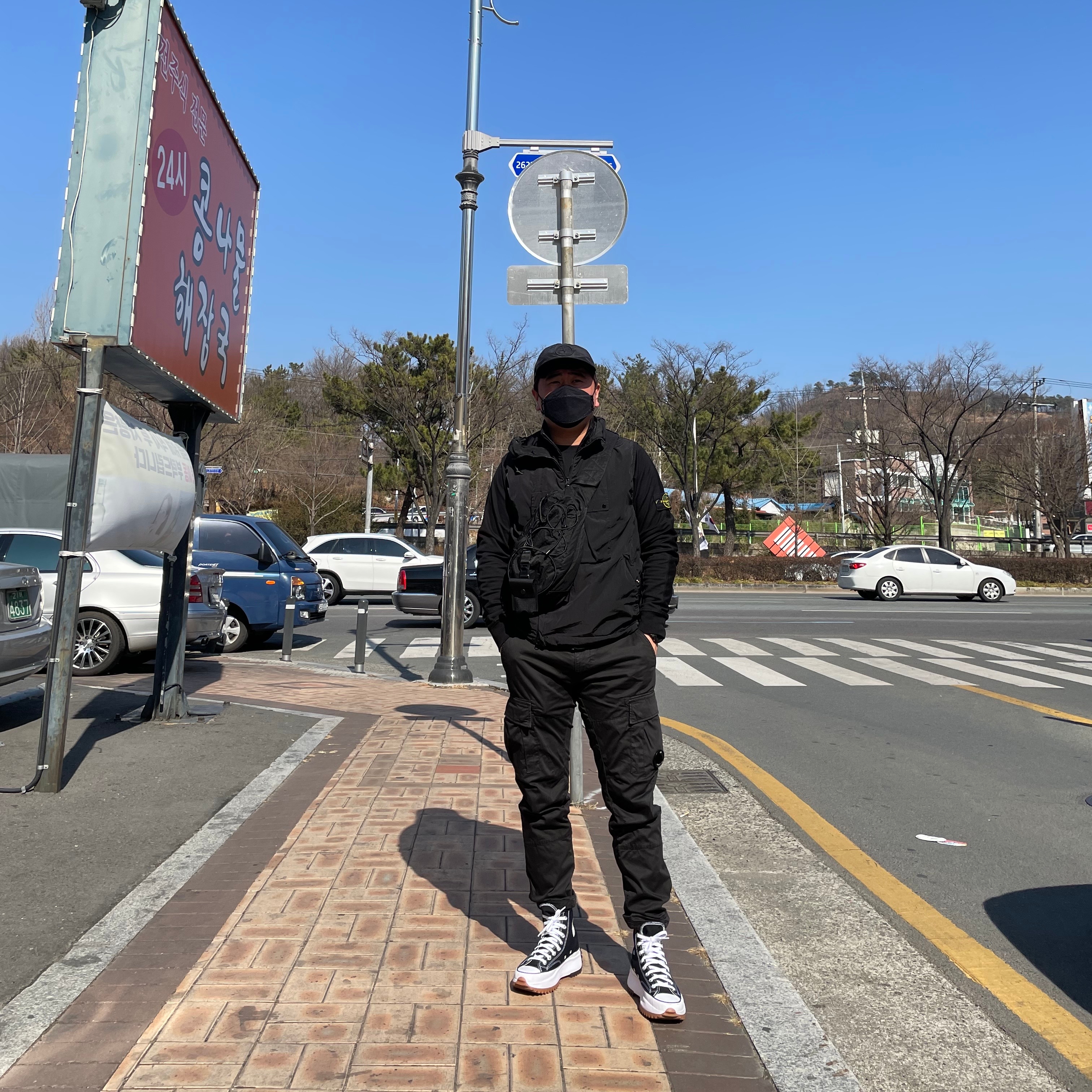 Converse Run Star Hike Hi Black White Gum 착용 스타일