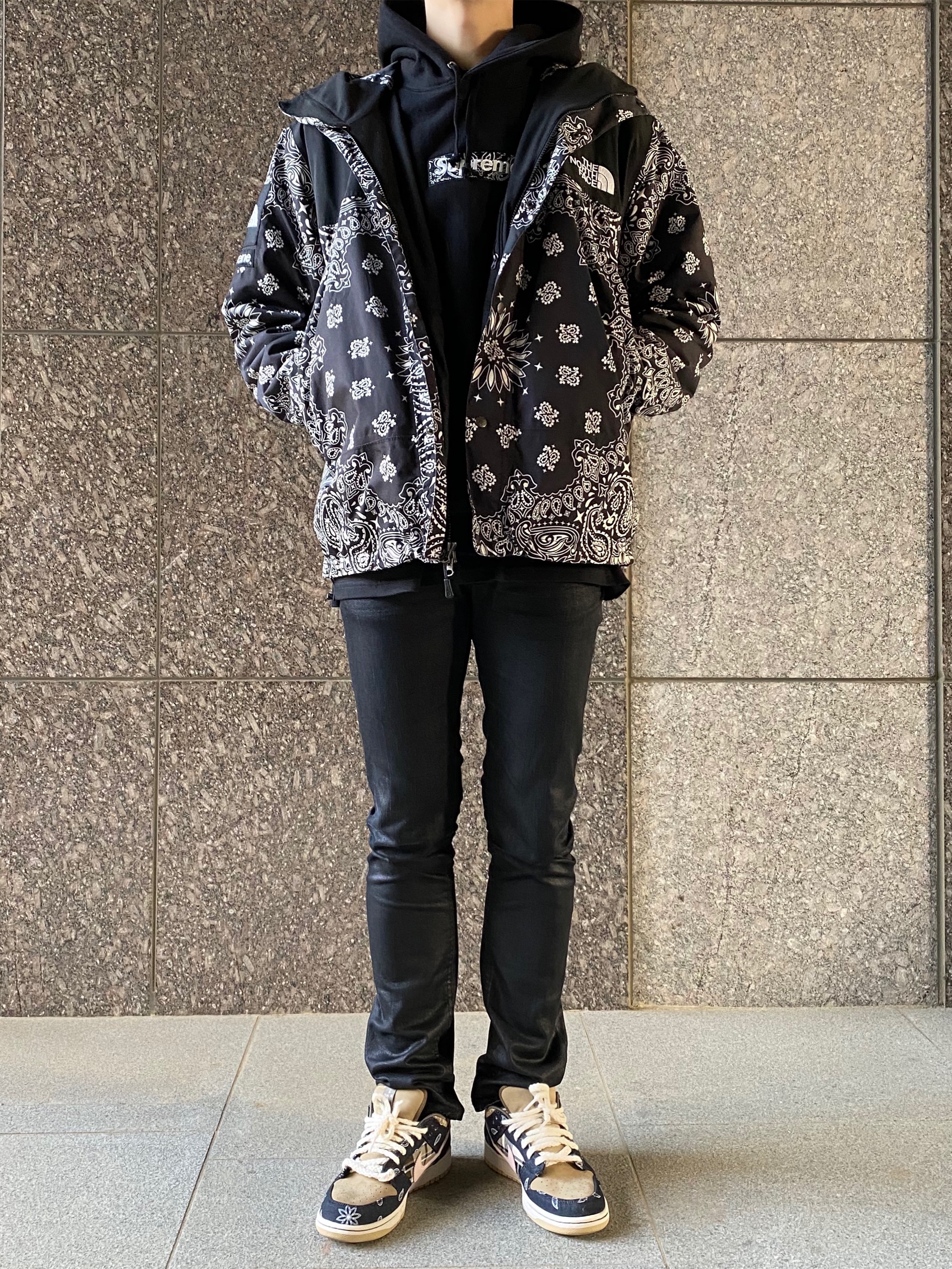 Supreme Bandana Box Logo Hooded Sweatshirt Black - 19FW, Supreme Bandana Box Logo T-Shirt Black - 19FW 착용 스타일 - 1