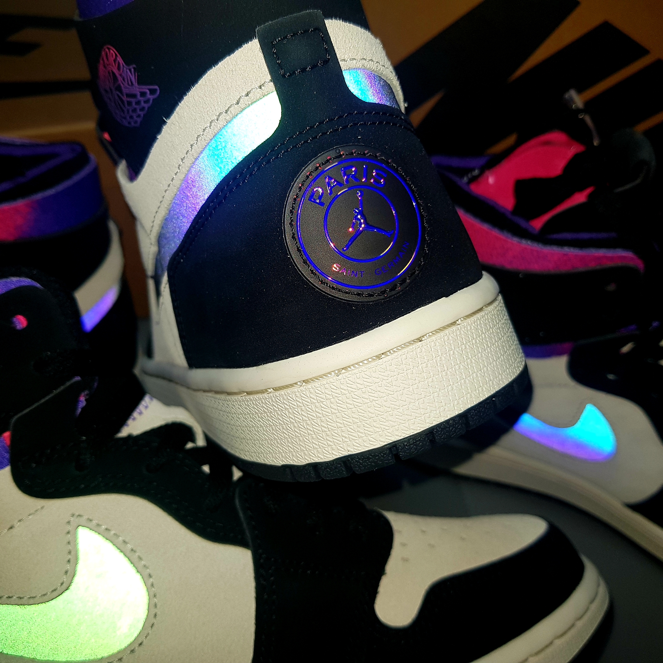 Jordan 1 x Paris Saint-Germain Zoom Air CMFT 착용 스타일 - 4