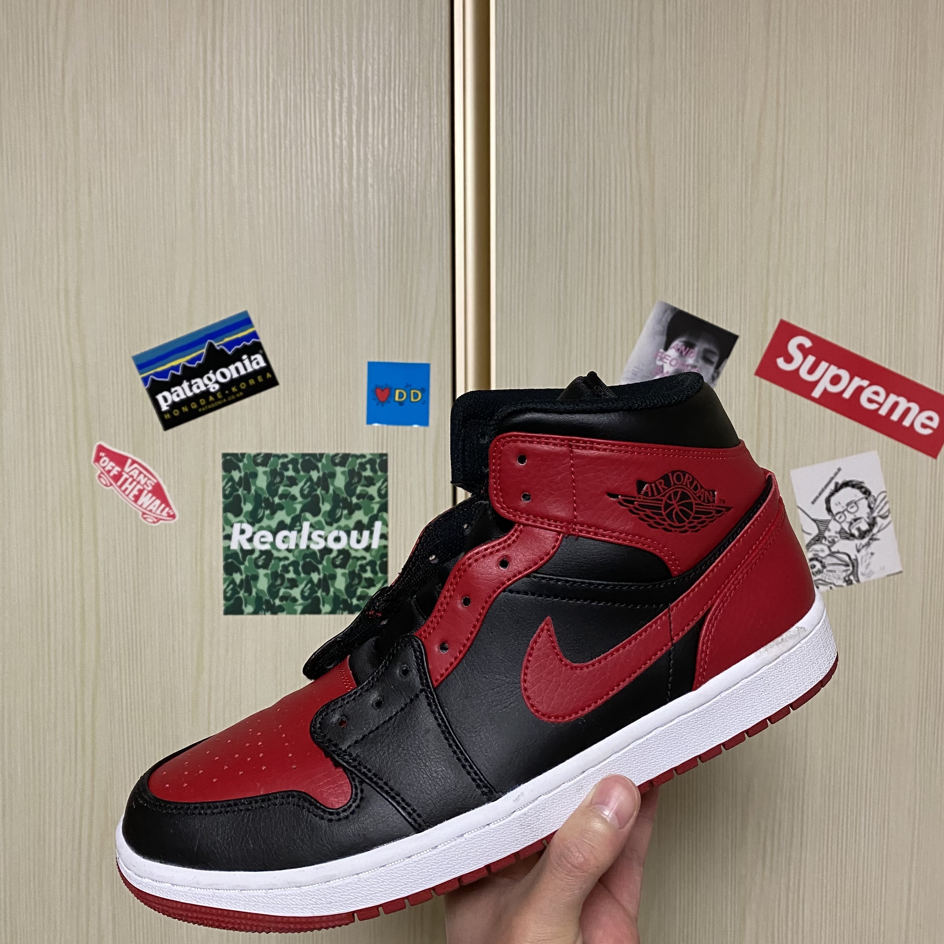 Jordan 1 Mid Bred Banned 2020 착용 스타일 - 2