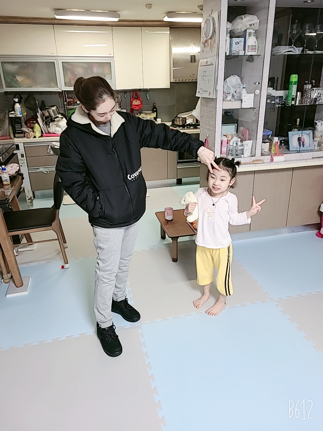 Nike x Stussy Air Force 1 Low Triple Black 착용 스타일 - 1