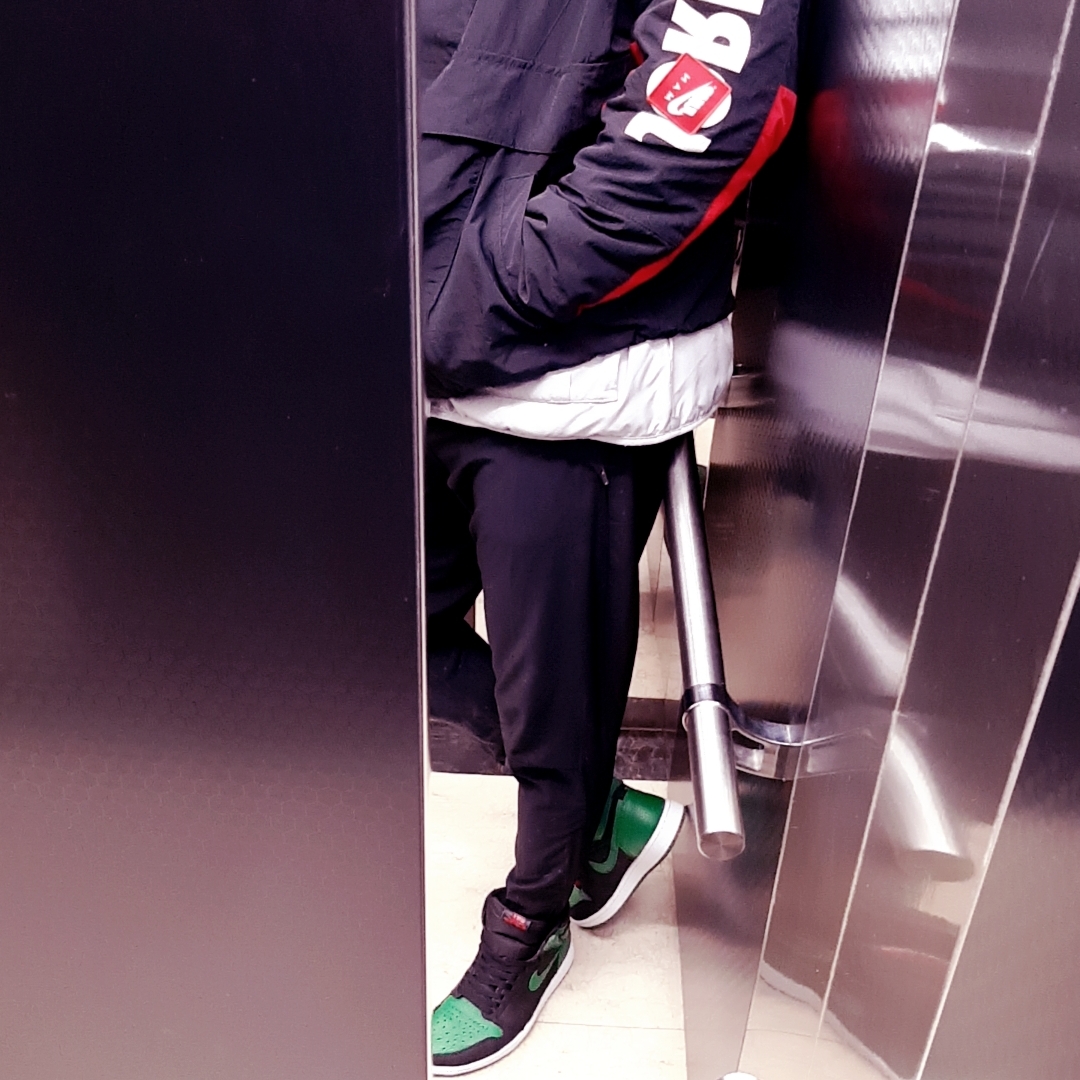 Jordan 1 Retro High OG Pine Green Black 착용 스타일
