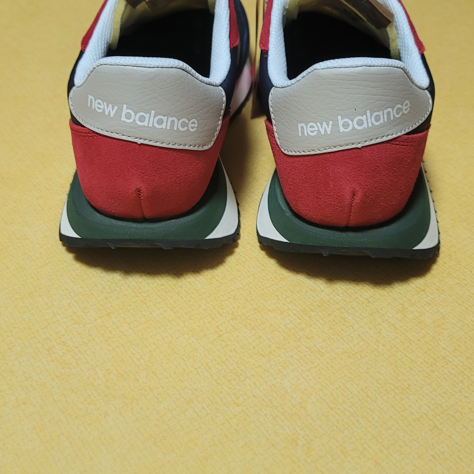 New Balance 237 Team Red 착용 스타일 - 4