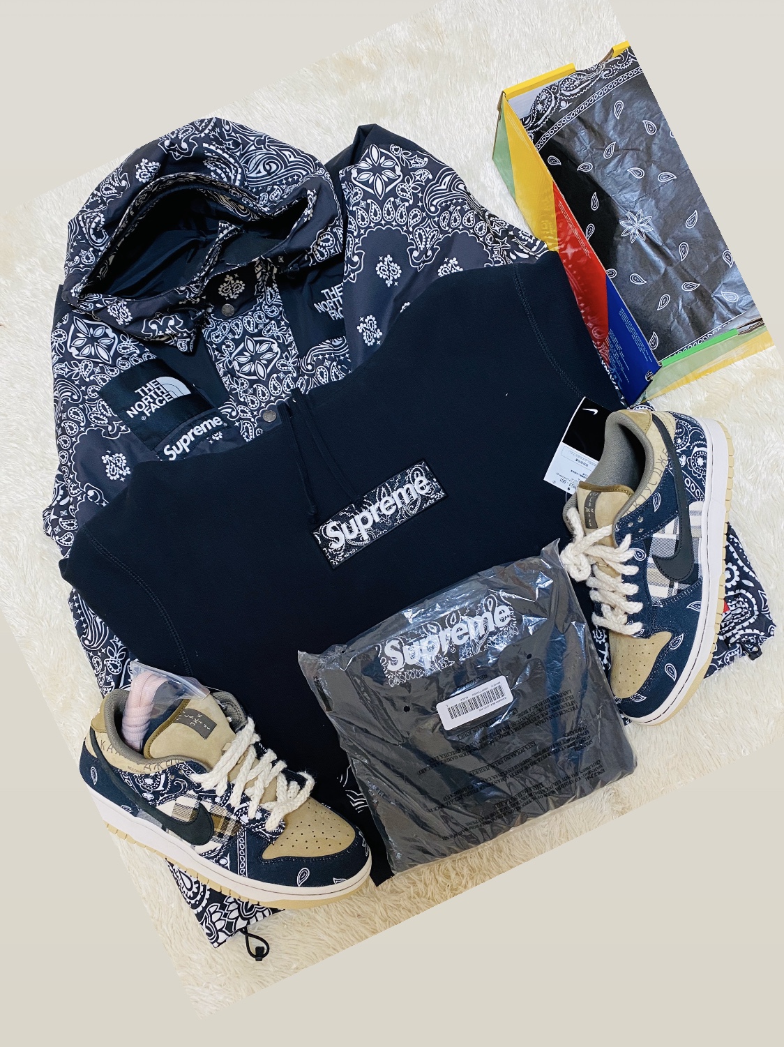 Supreme Bandana Box Logo Hooded Sweatshirt Black - 19FW, Supreme Bandana Box Logo T-Shirt Black - 19FW 착용 스타일 - 3