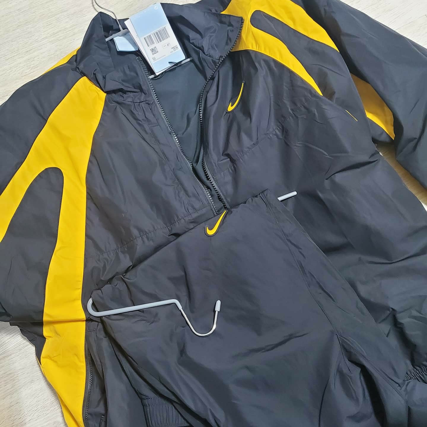 Nike x Drake Nocta Essential Track Jacket - US/EU, Nike x Ambush Dunk High Black 착용 스타일 - 5