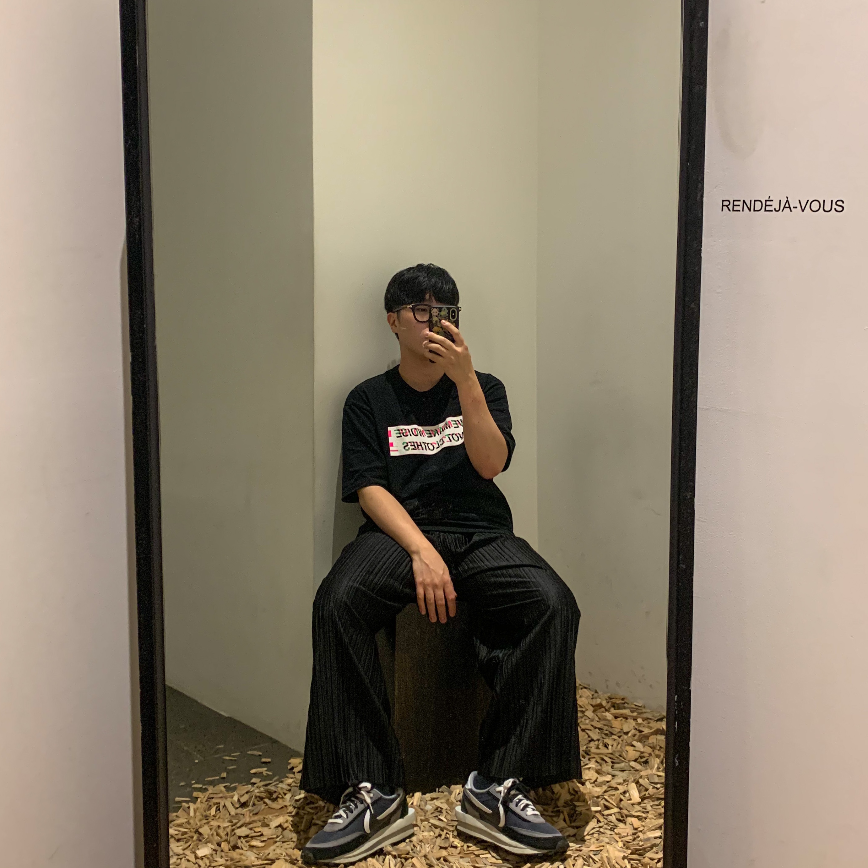 Nike x Sacai LDWaffle Black 착용 스타일