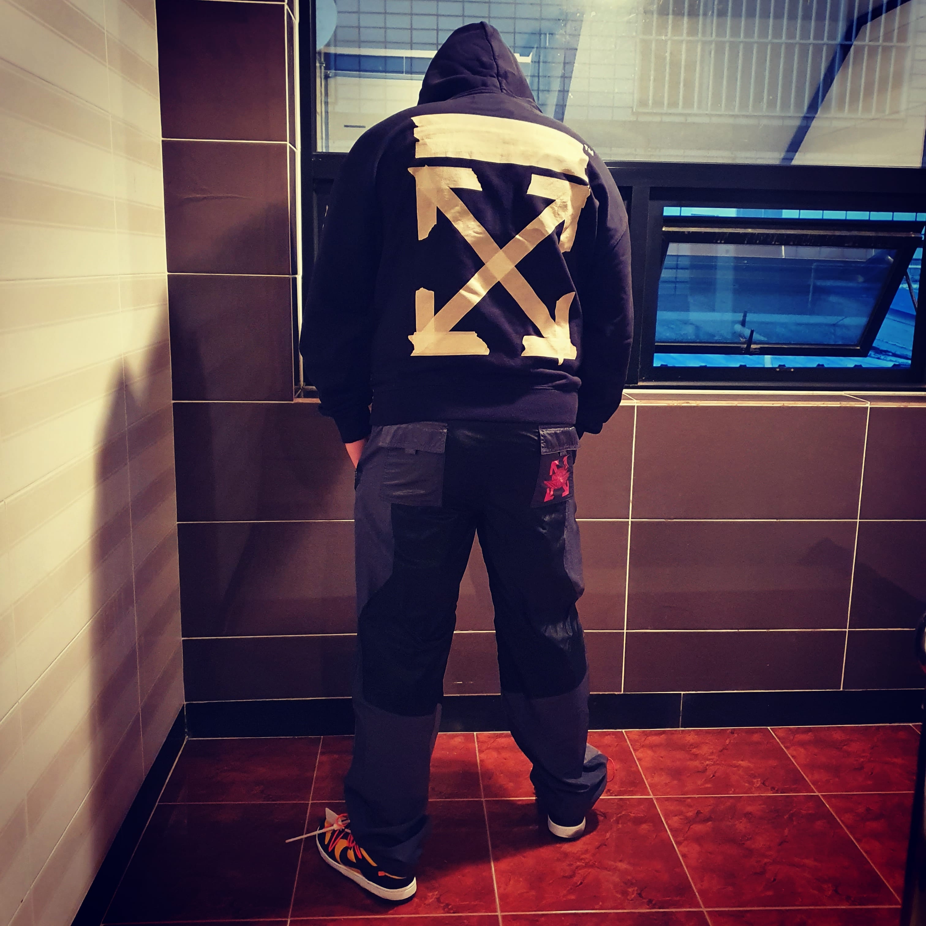 Nike x Off-White Dunk Low University Gold Midnight Navy, Jordan x Off-White Woven Pants Sail - US/EU 착용 스타일
