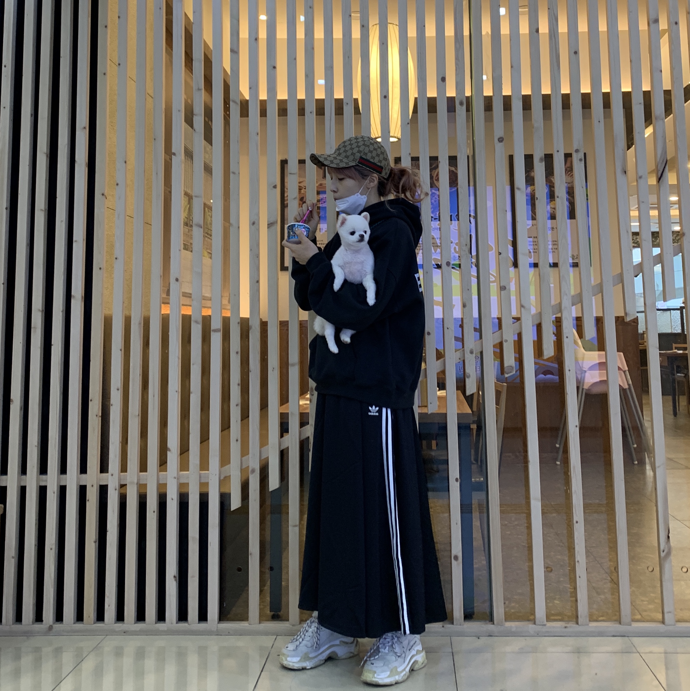 Balenciaga Triple S White 2018 착용 스타일 - 1
