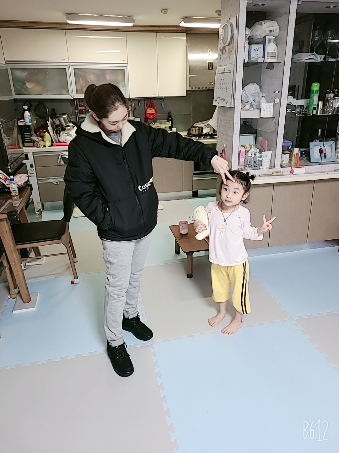 Nike x Stussy Air Force 1 Low Triple Black 착용 스타일 - 2