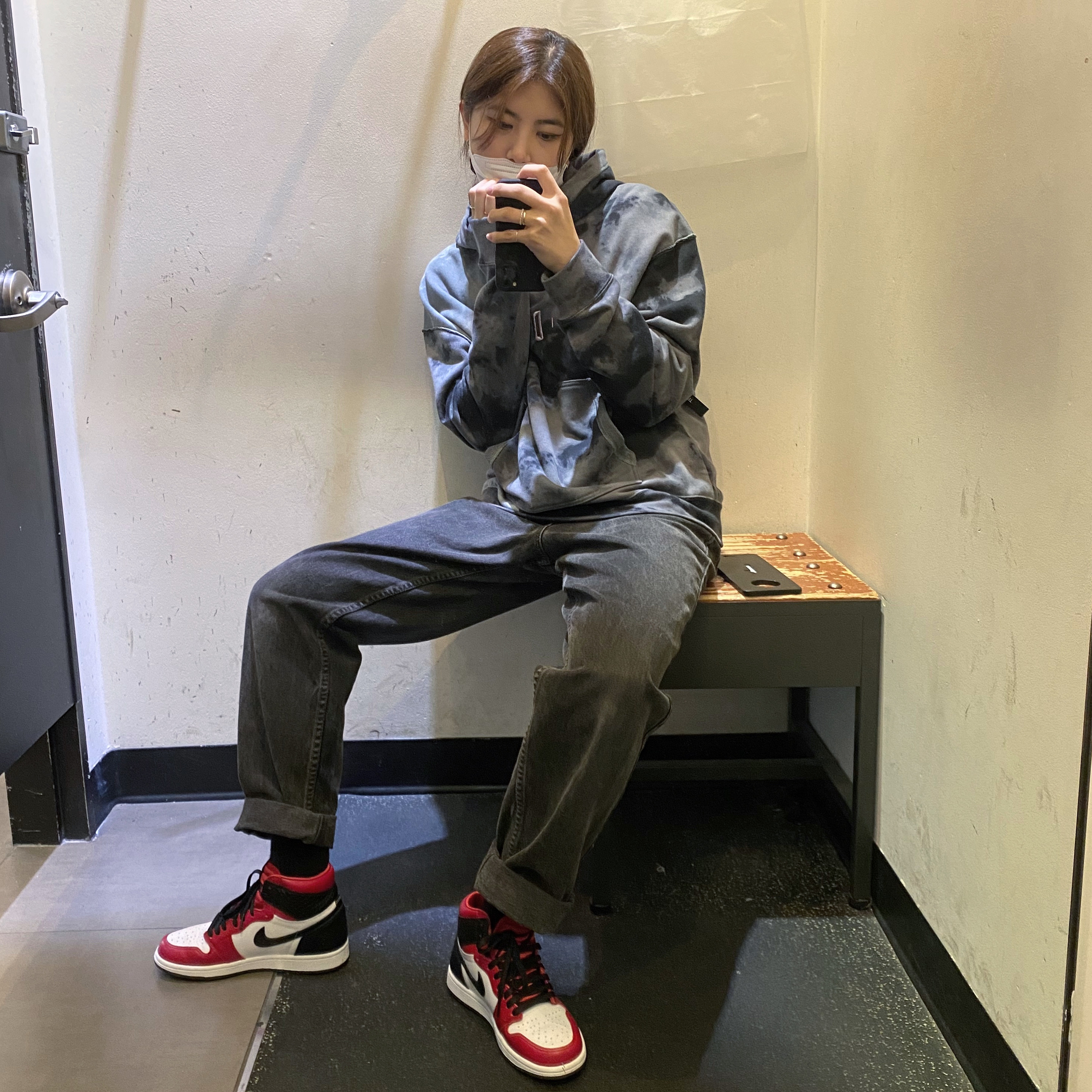 (W) Jordan 1 Retro High Satin Red 착용 스타일
