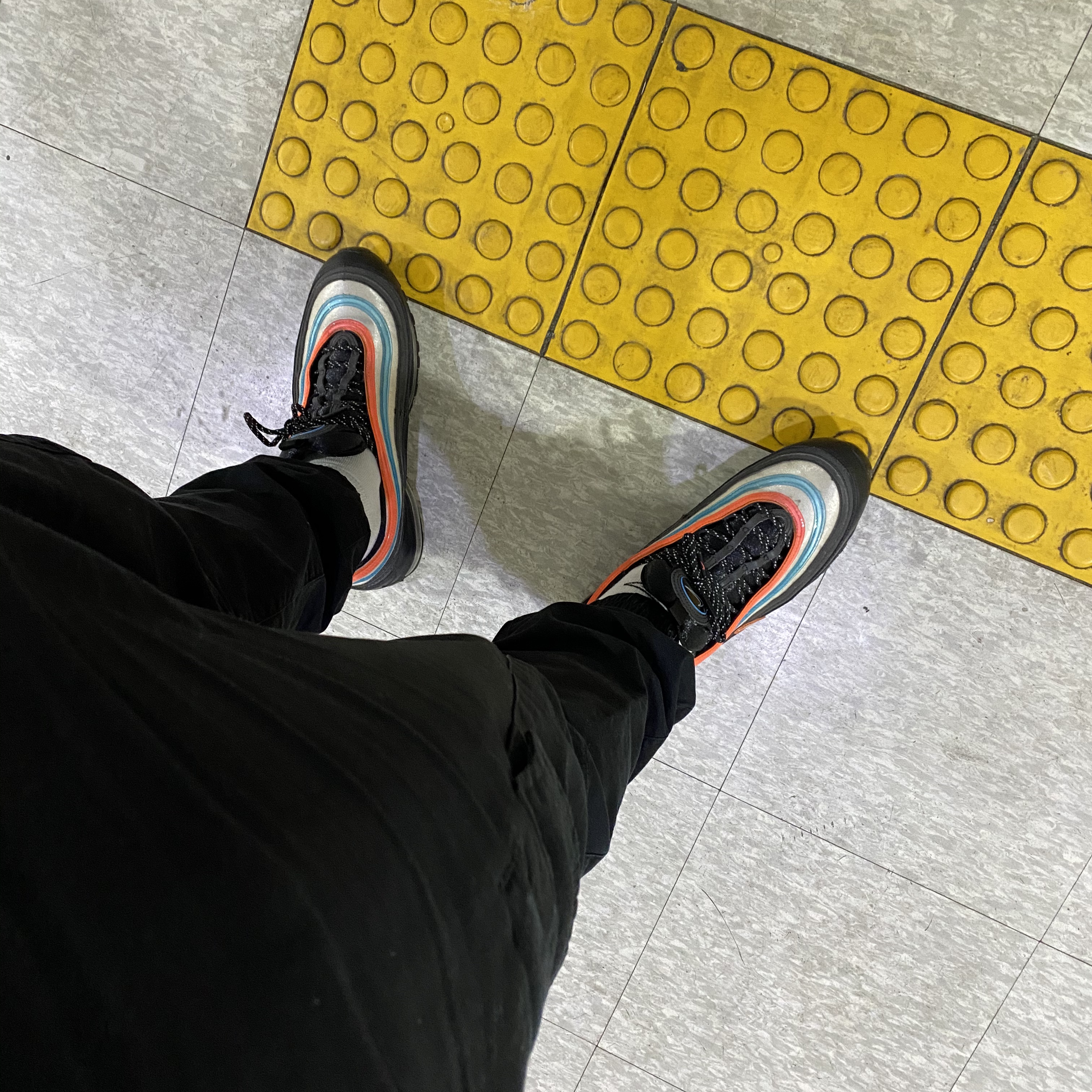 Nike Air Max 97 Neon Seoul 착용 스타일