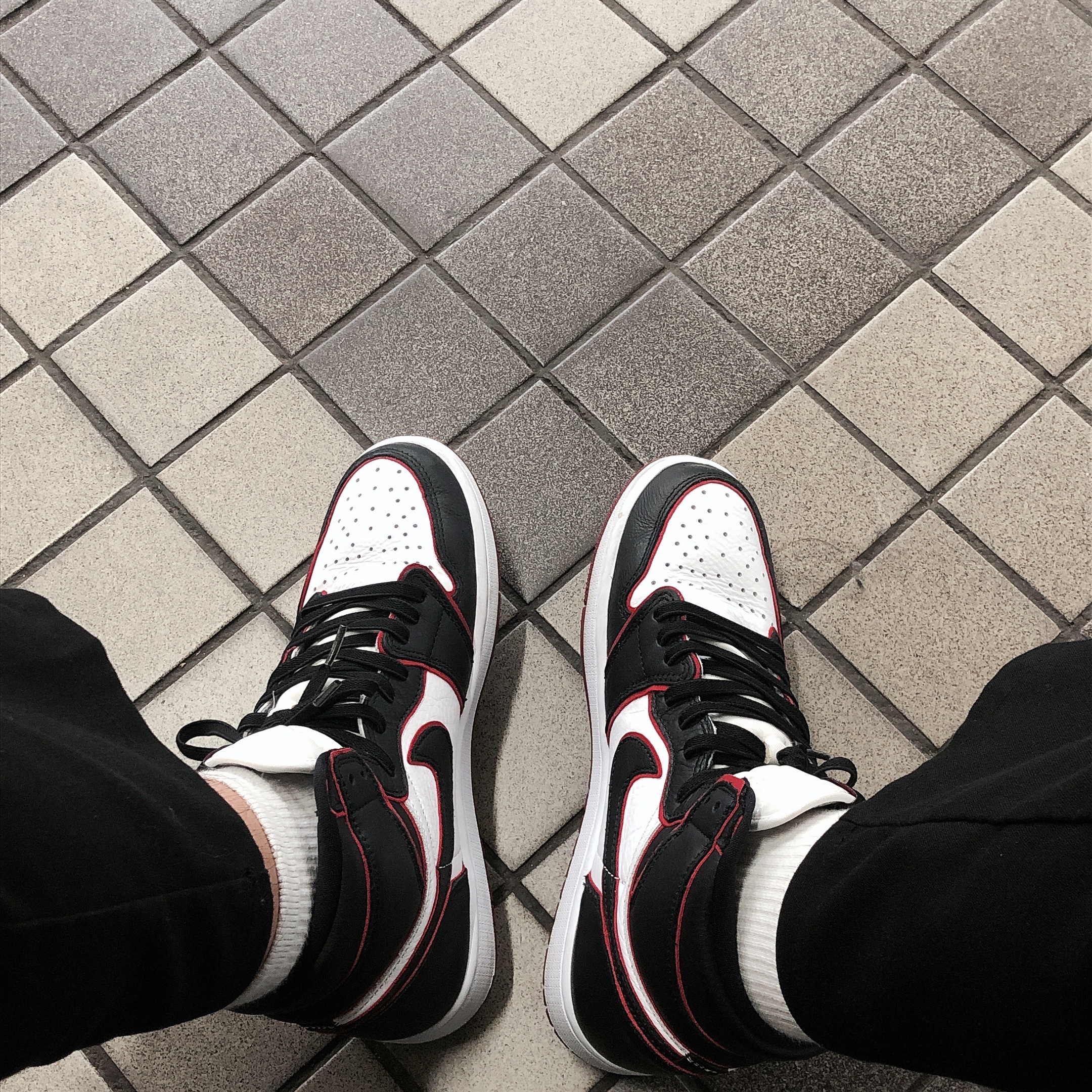 Jordan 1 Retro High OG Bloodline 착용 스타일