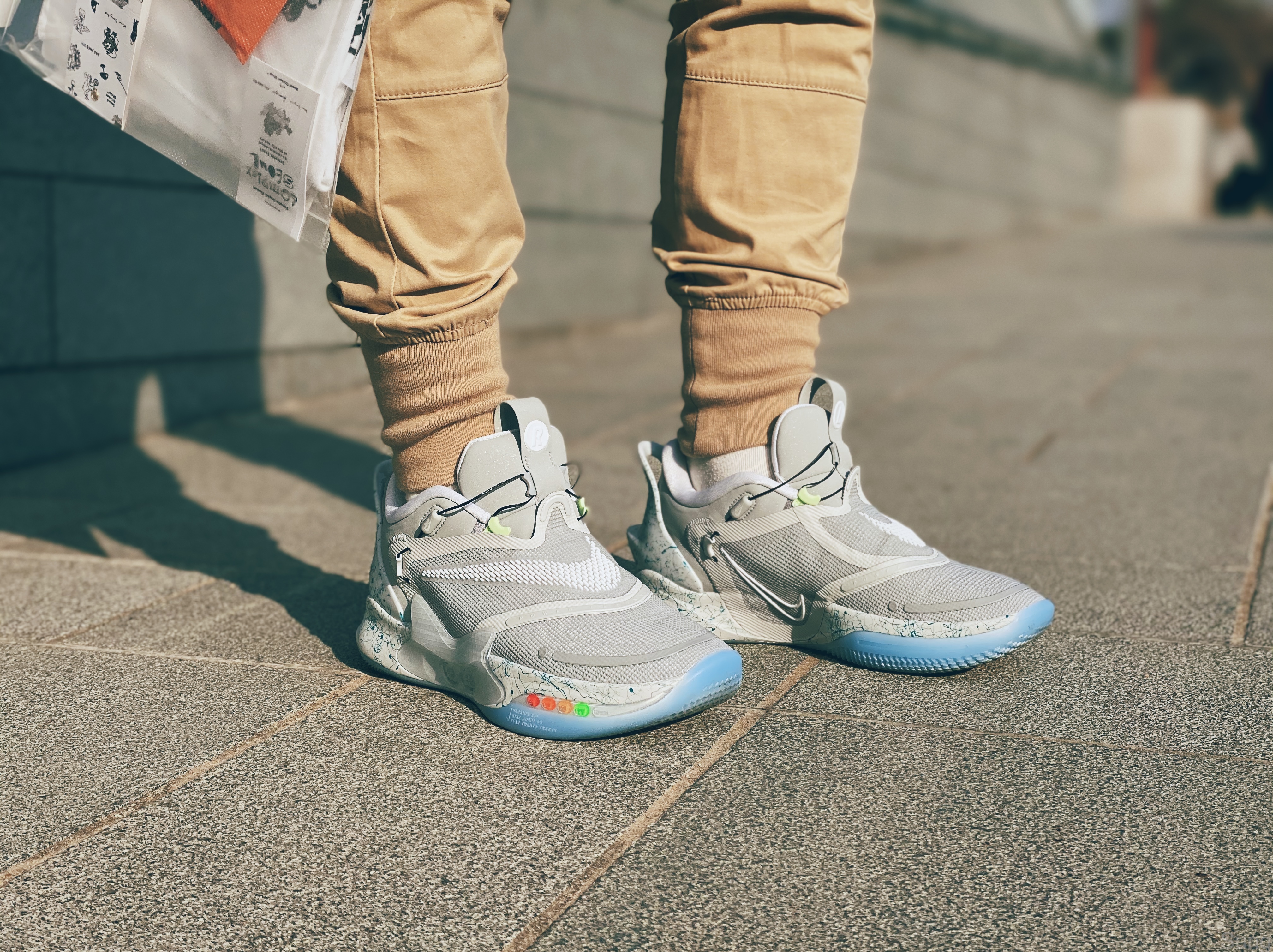 Nike Adapt BB 2.0 Mag (KR Charger) 착용 스타일 - 1