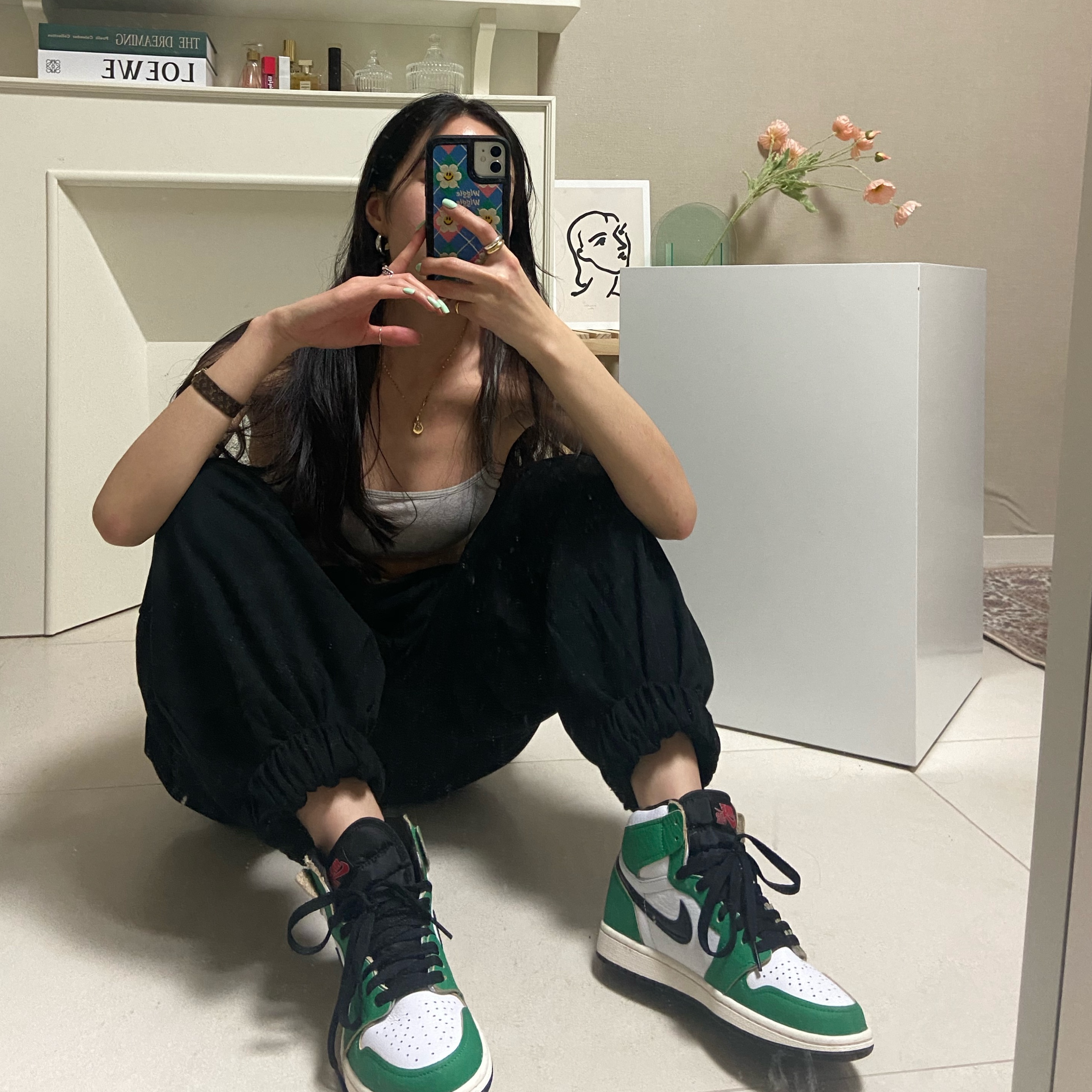 (W) Jordan 1 Retro High OG Lucky Green 착용 스타일 - 2