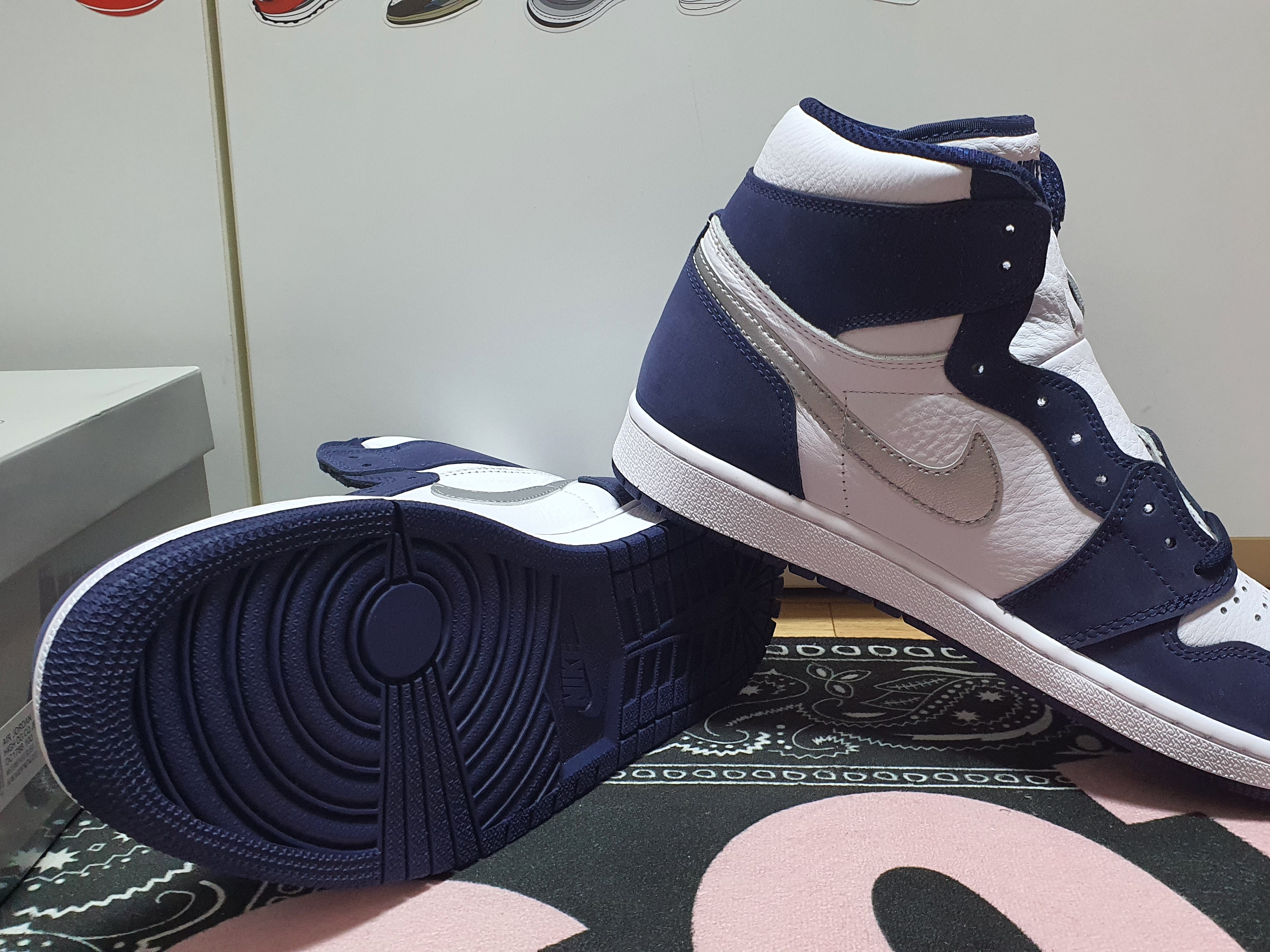 Jordan 1 Retro High OG CO.JP Midnight Navy 착용 스타일 - 3