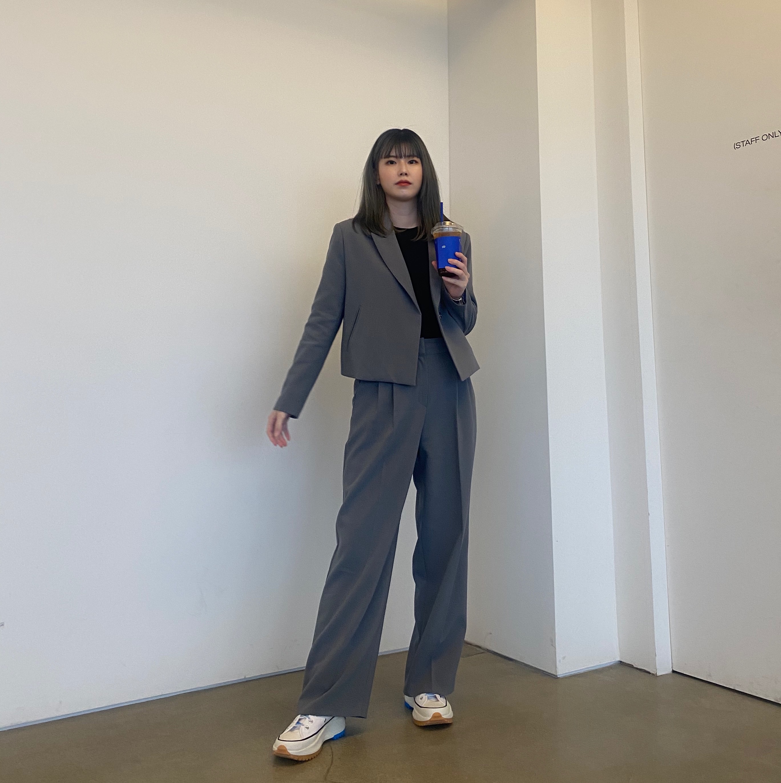 Converse x JW Anderson Run Star Hike Hi White 착용 스타일 - 3