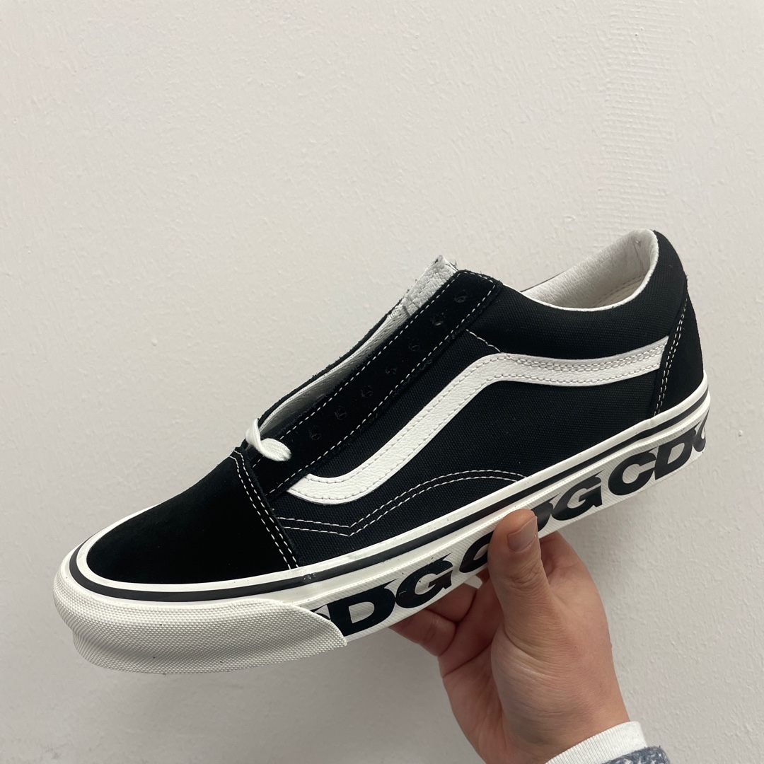 Vans Vault x CDG OG Old Skool LX Side Wall 착용 스타일