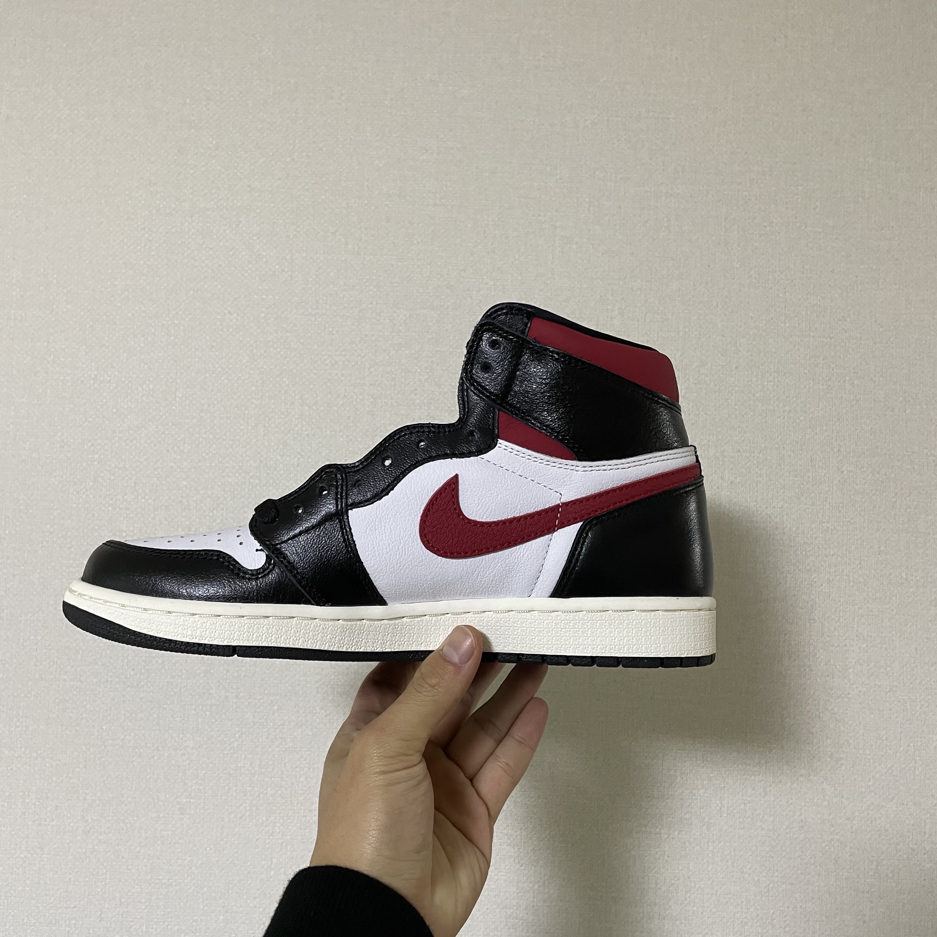 Jordan 1 Retro High OG Gym Red 착용 스타일 - 1