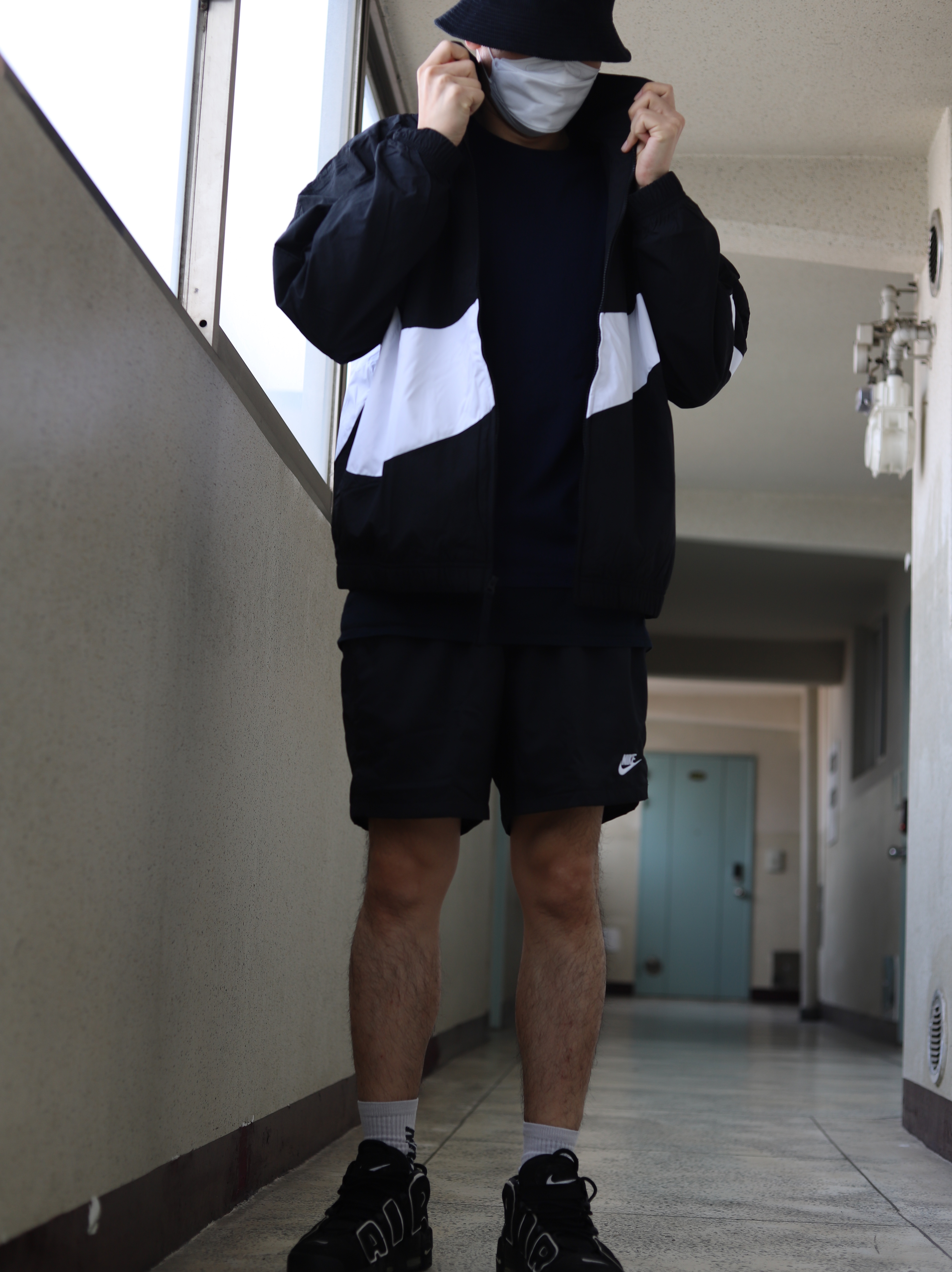Nike Air More Uptempo Black White 2016 착용 스타일