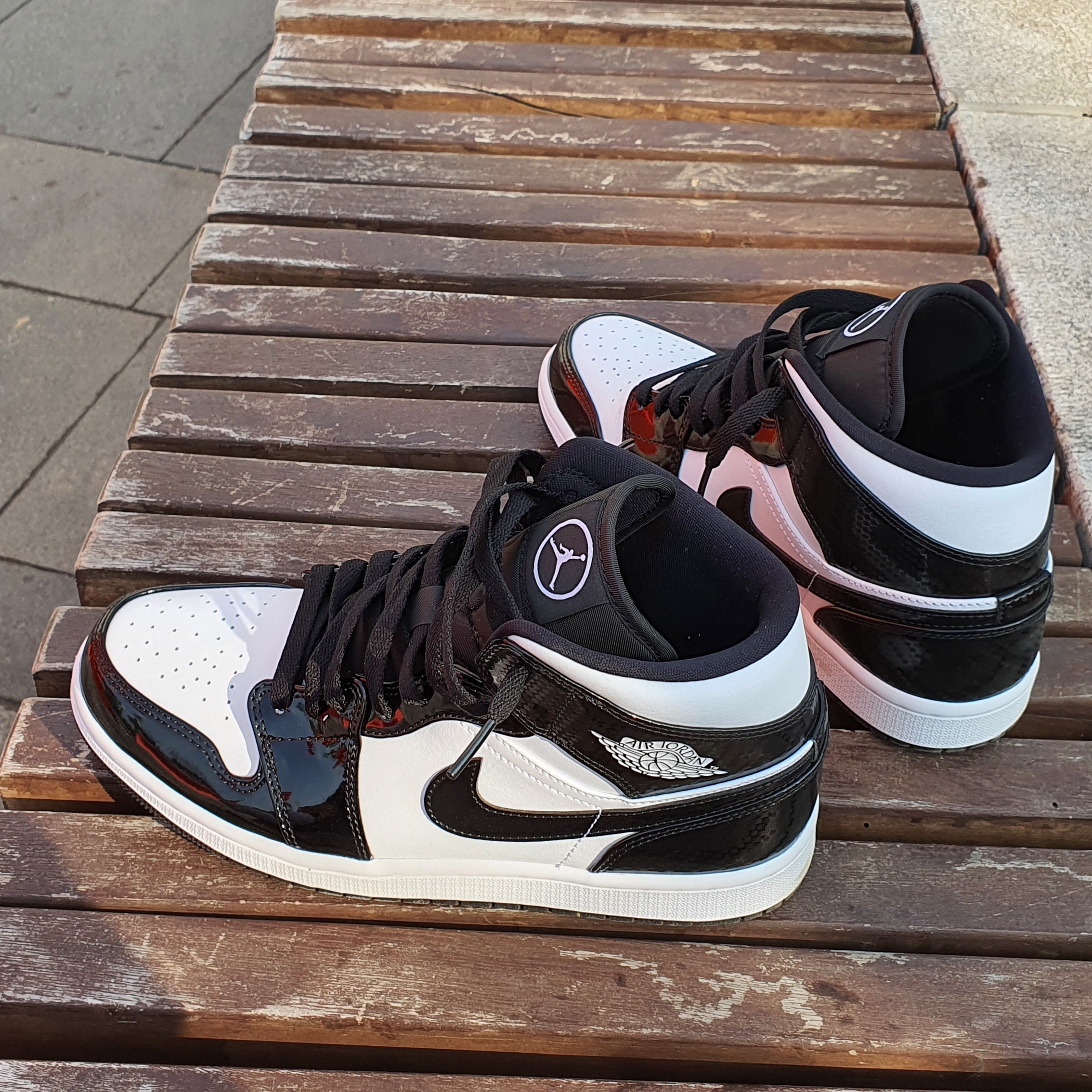 Jordan 1 Mid SE ASW Black, Nike Big Swoosh Full Zip Jacket Black Volt 착용 스타일 - 3